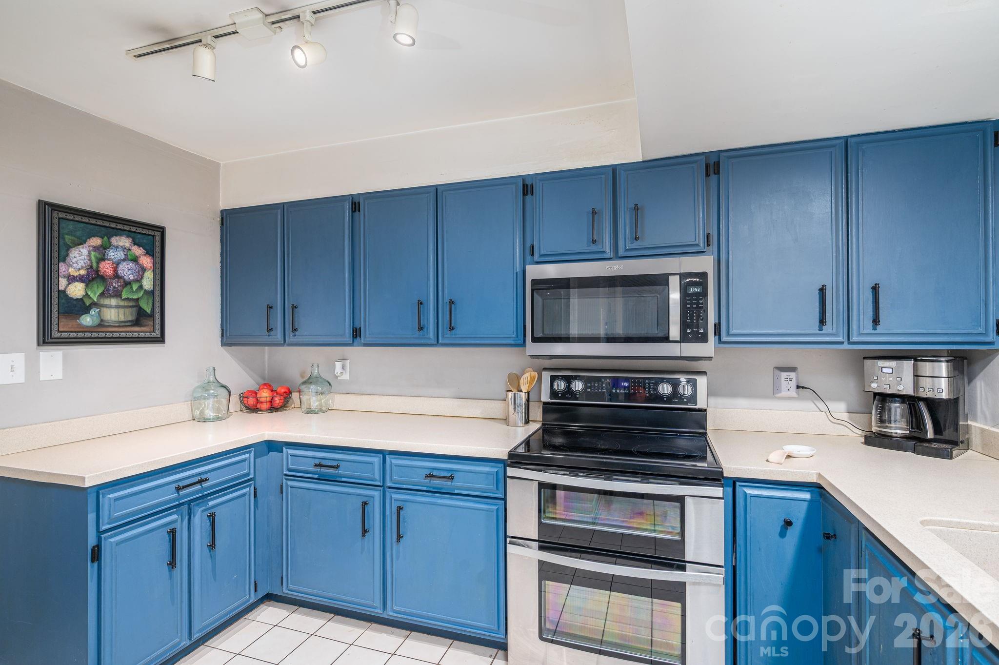 182 Riverview Terrace Property Photo 8