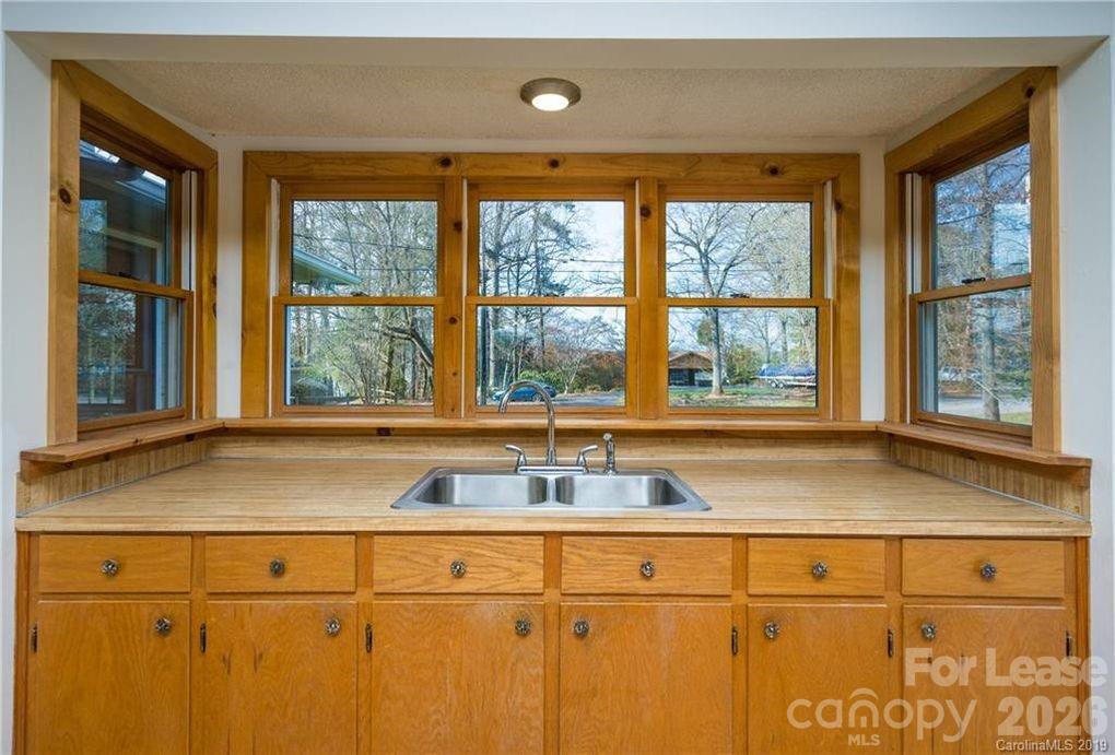 8502 Pine Lake Road Property Photo 6