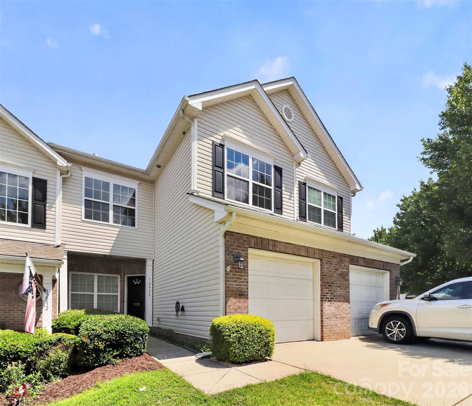 12028 Stratfield Place Circle Property Photo 1