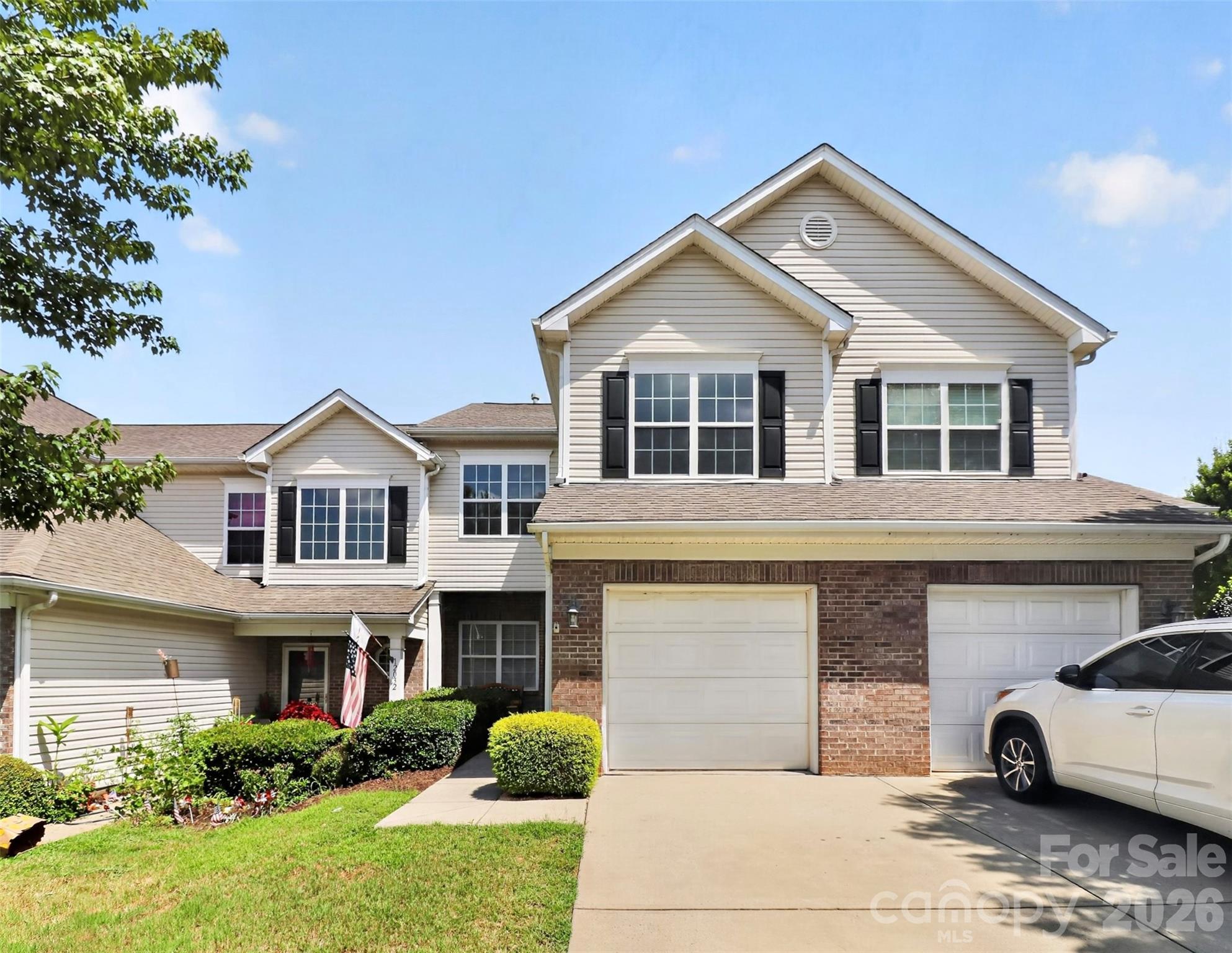 12028 Stratfield Place Circle Property Photo 1