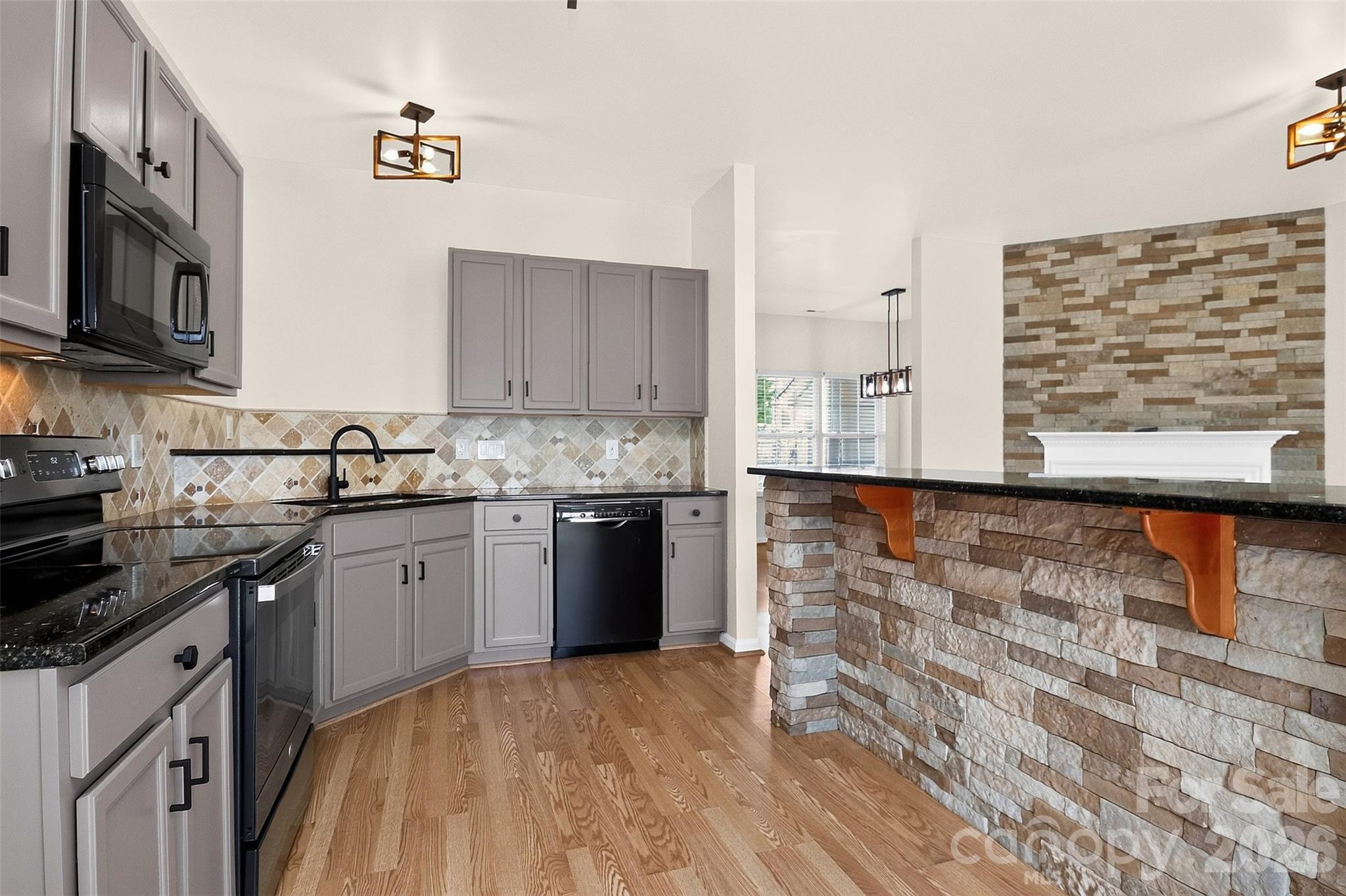 12028 Stratfield Place Circle Property Photo 5