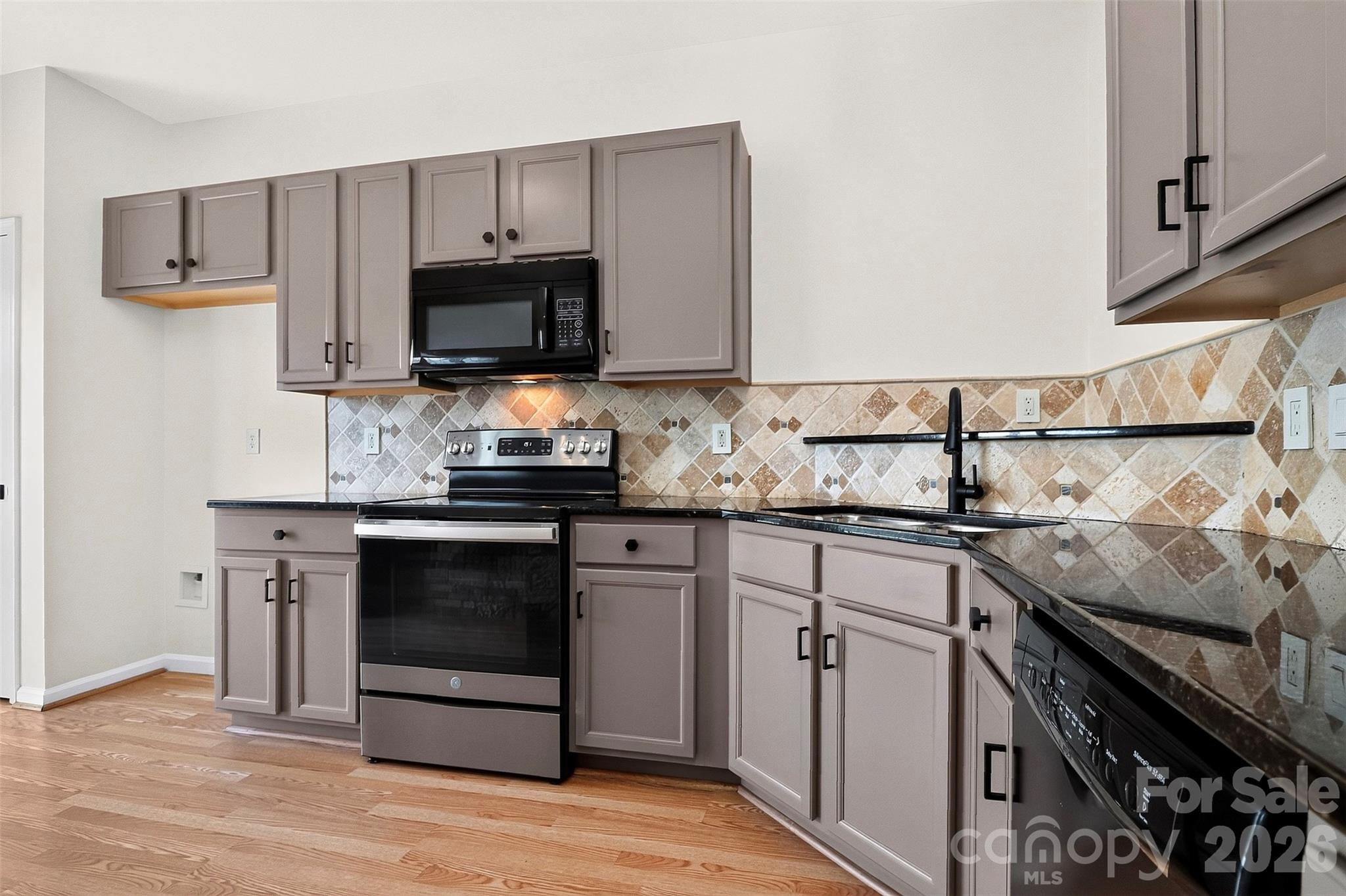 12028 Stratfield Place Circle Property Photo 6