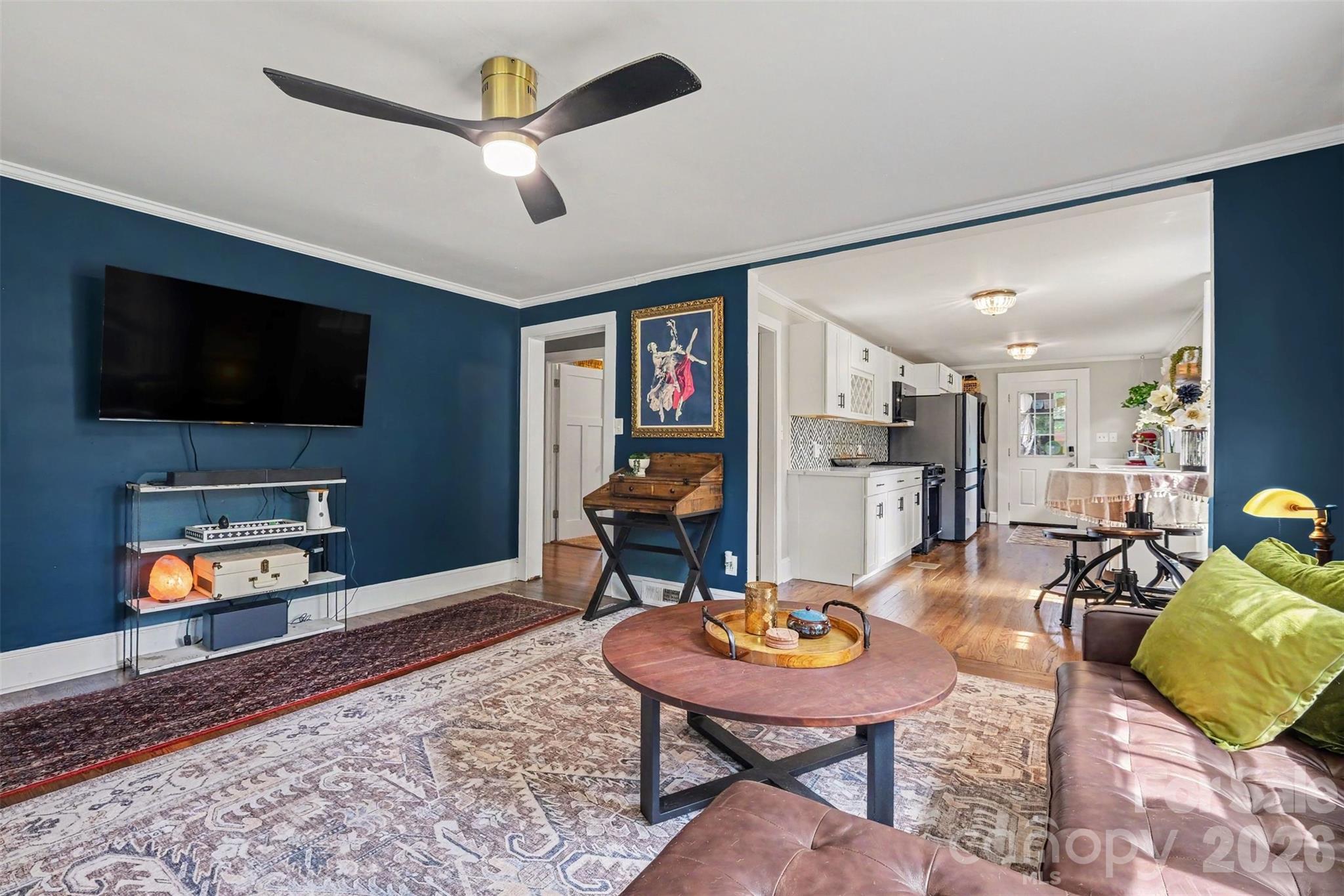 3330 Benard Avenue Property Photo 6