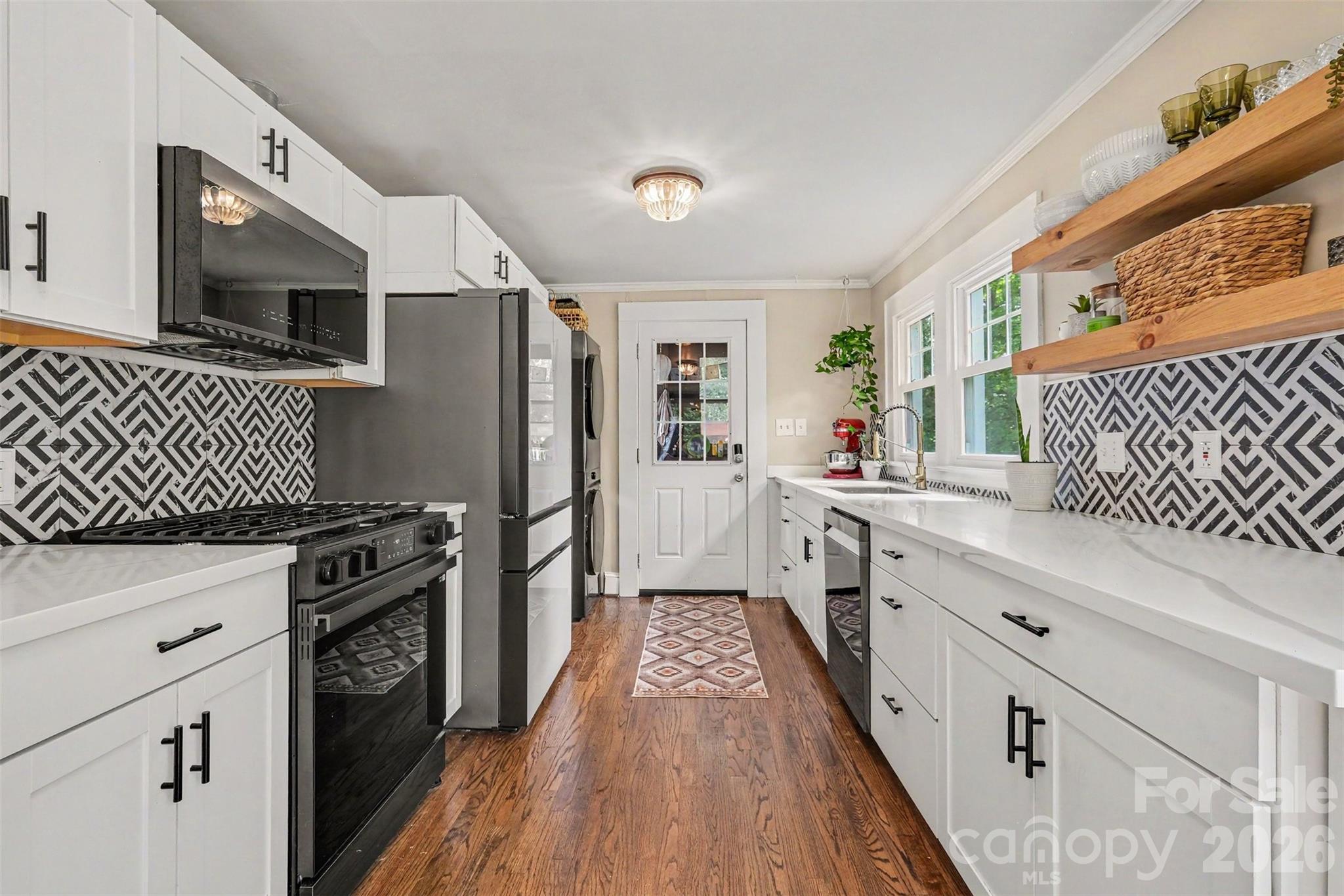 3330 Benard Avenue Property Photo 10