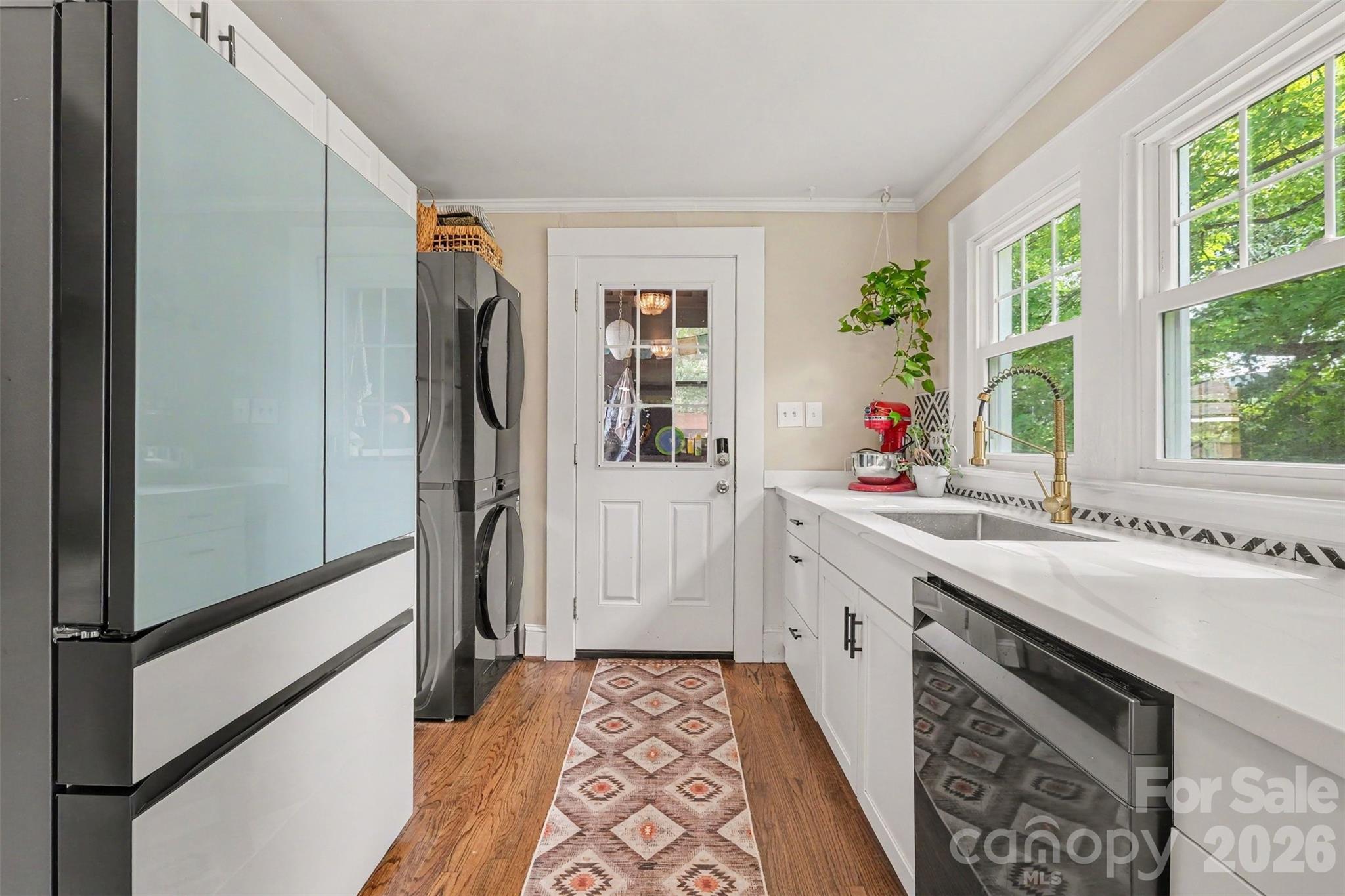 3330 Benard Avenue Property Photo 11