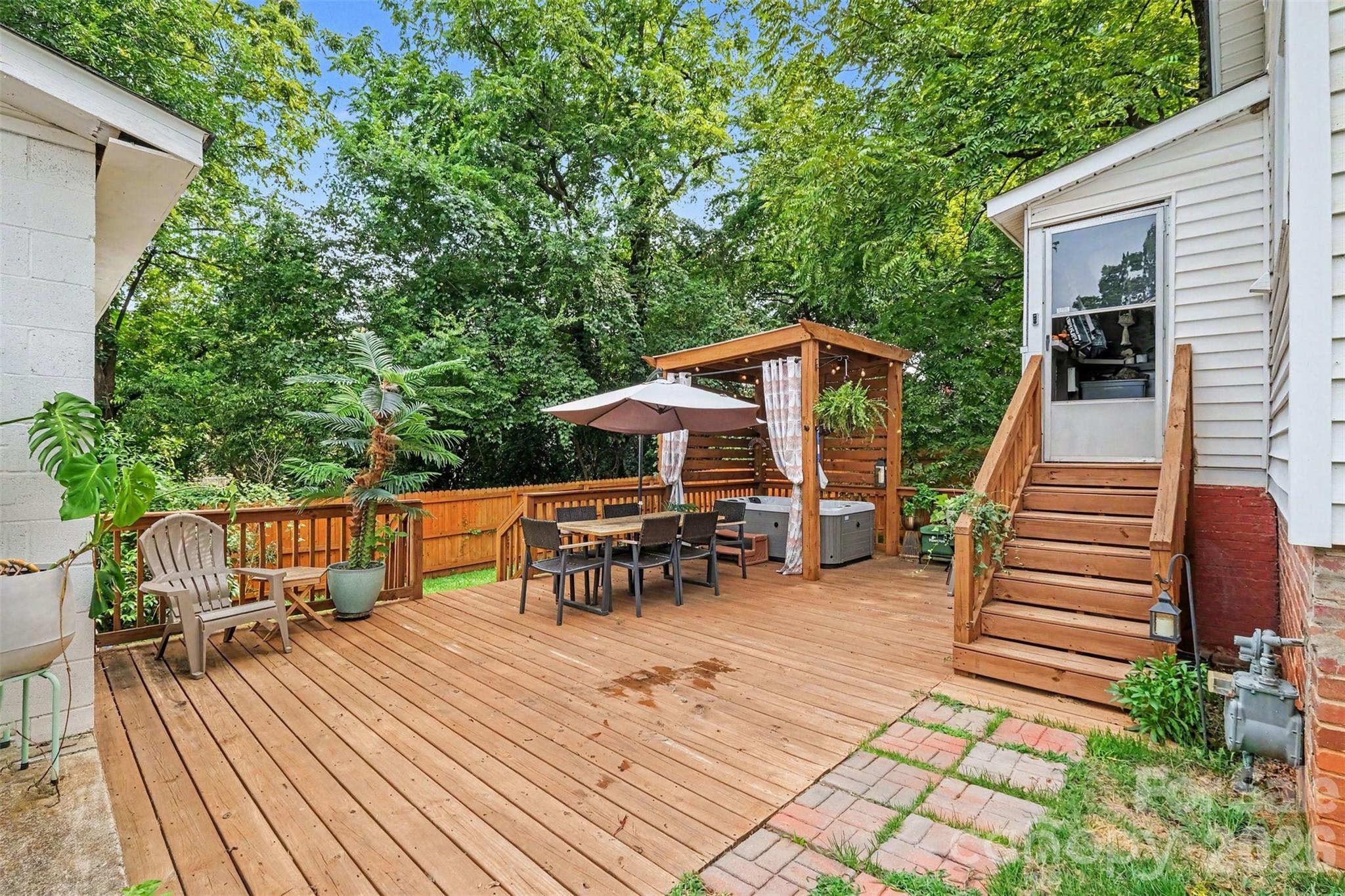 3330 Benard Avenue Property Photo 22