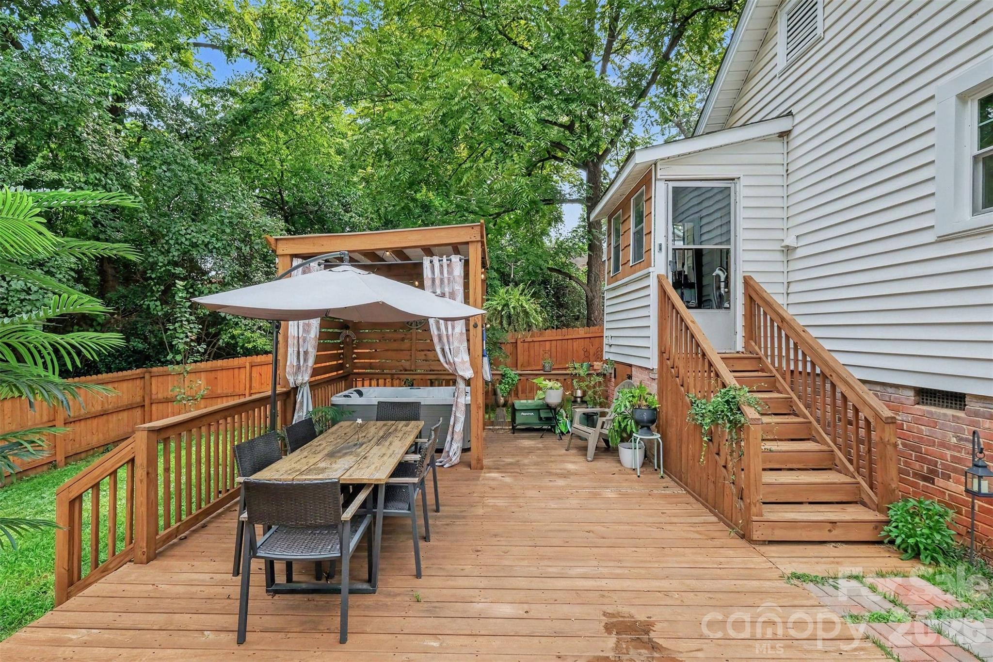 3330 Benard Avenue Property Photo 23