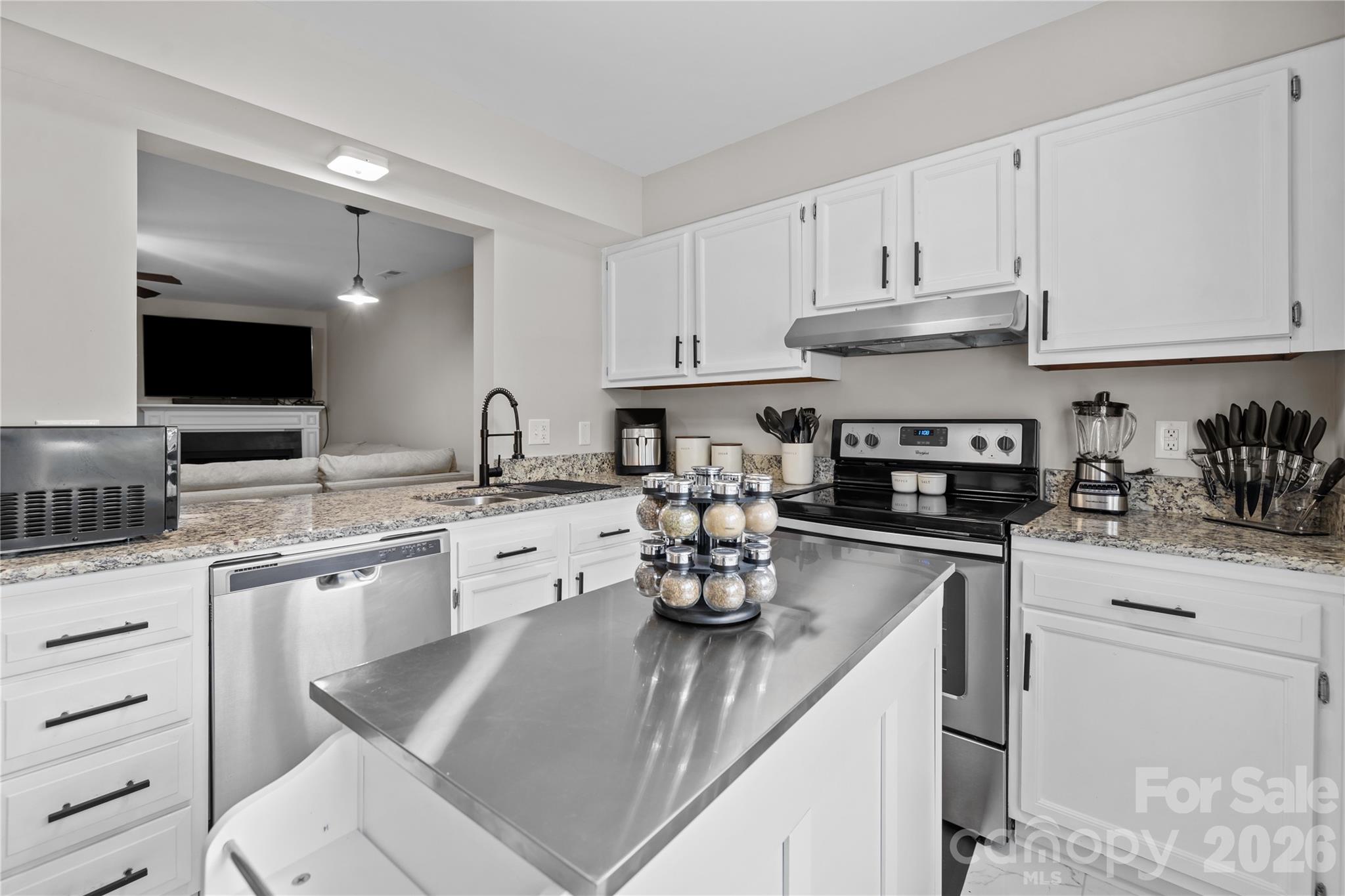 8407 Rust Wood Place Property Photo 4