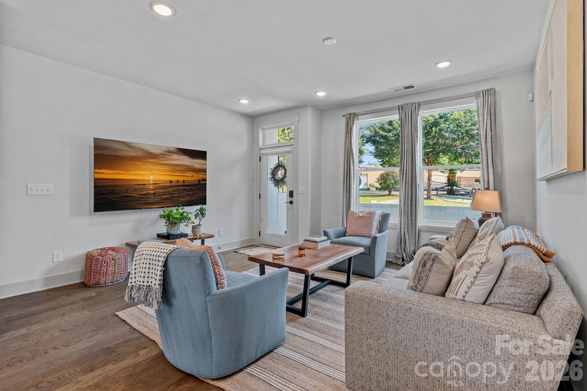 1725 Wesley Green Way Property Photo 4