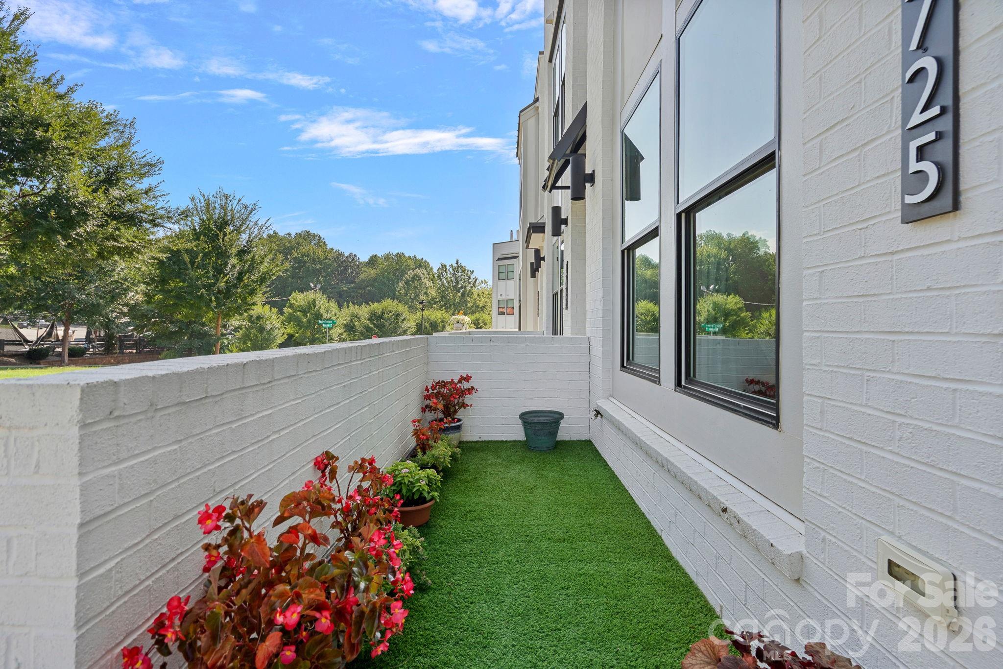 1725 Wesley Green Way Property Photo 27