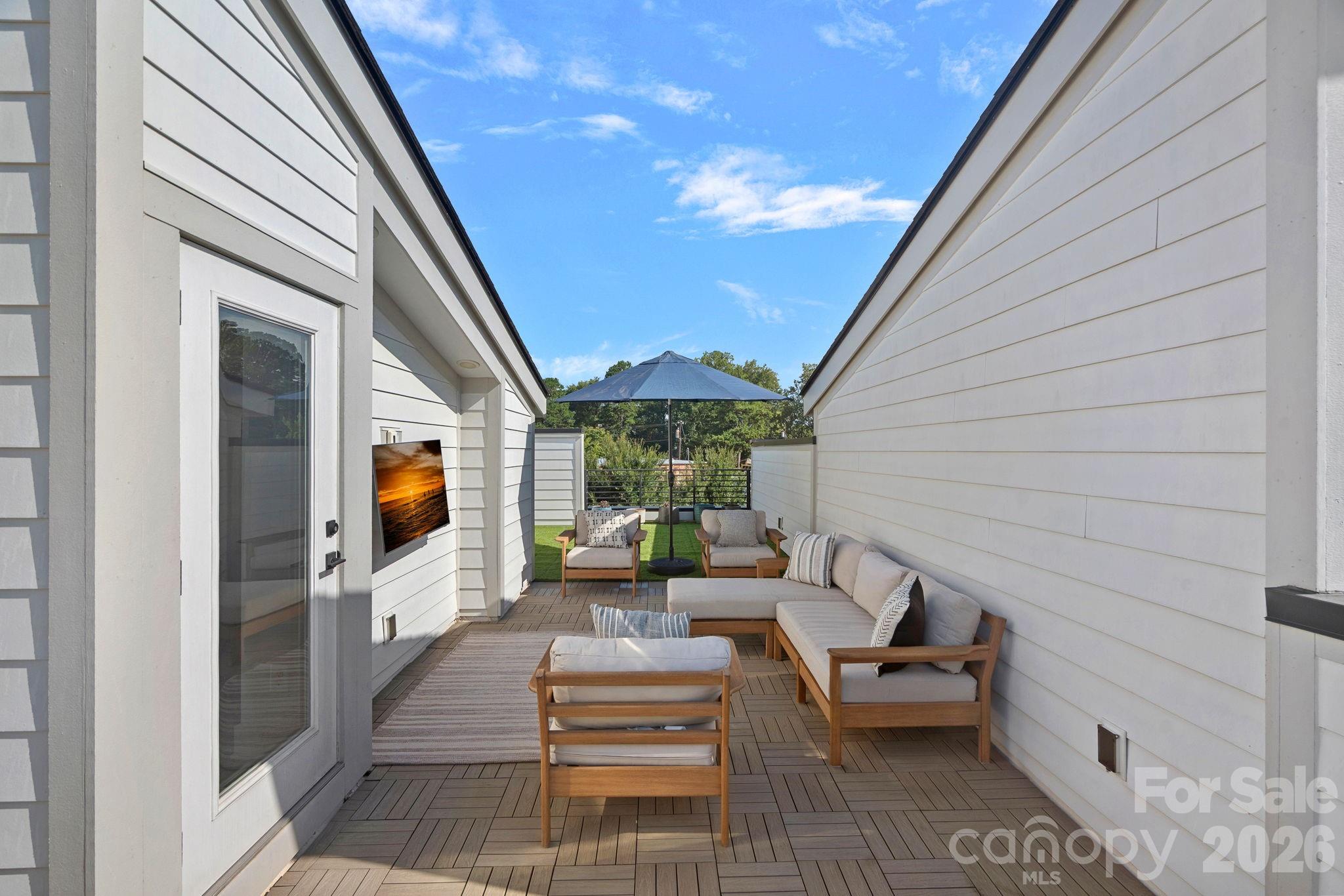 1725 Wesley Green Way Property Photo 28