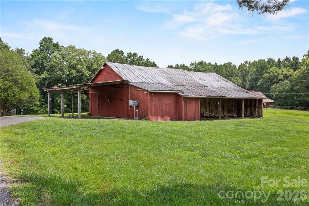 325 Buck Seaford Road Property Photo 13