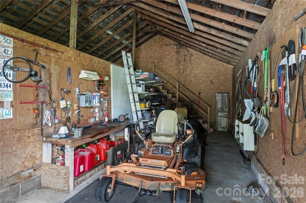325 Buck Seaford Road Property Photo 41