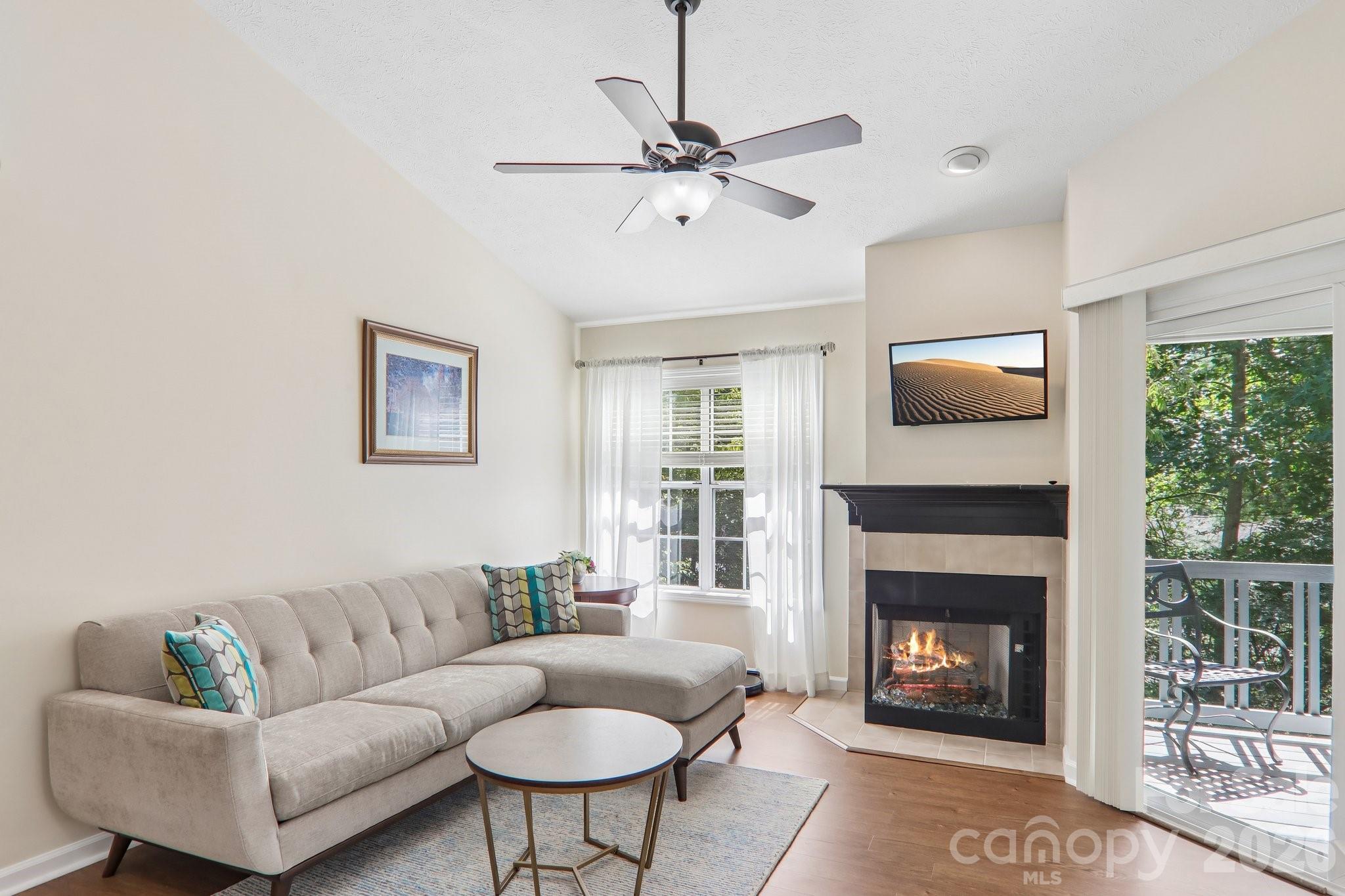651 E Park Place Property Photo 6