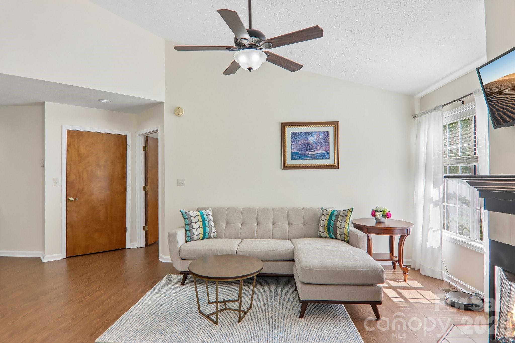 651 E Park Place Property Photo 7