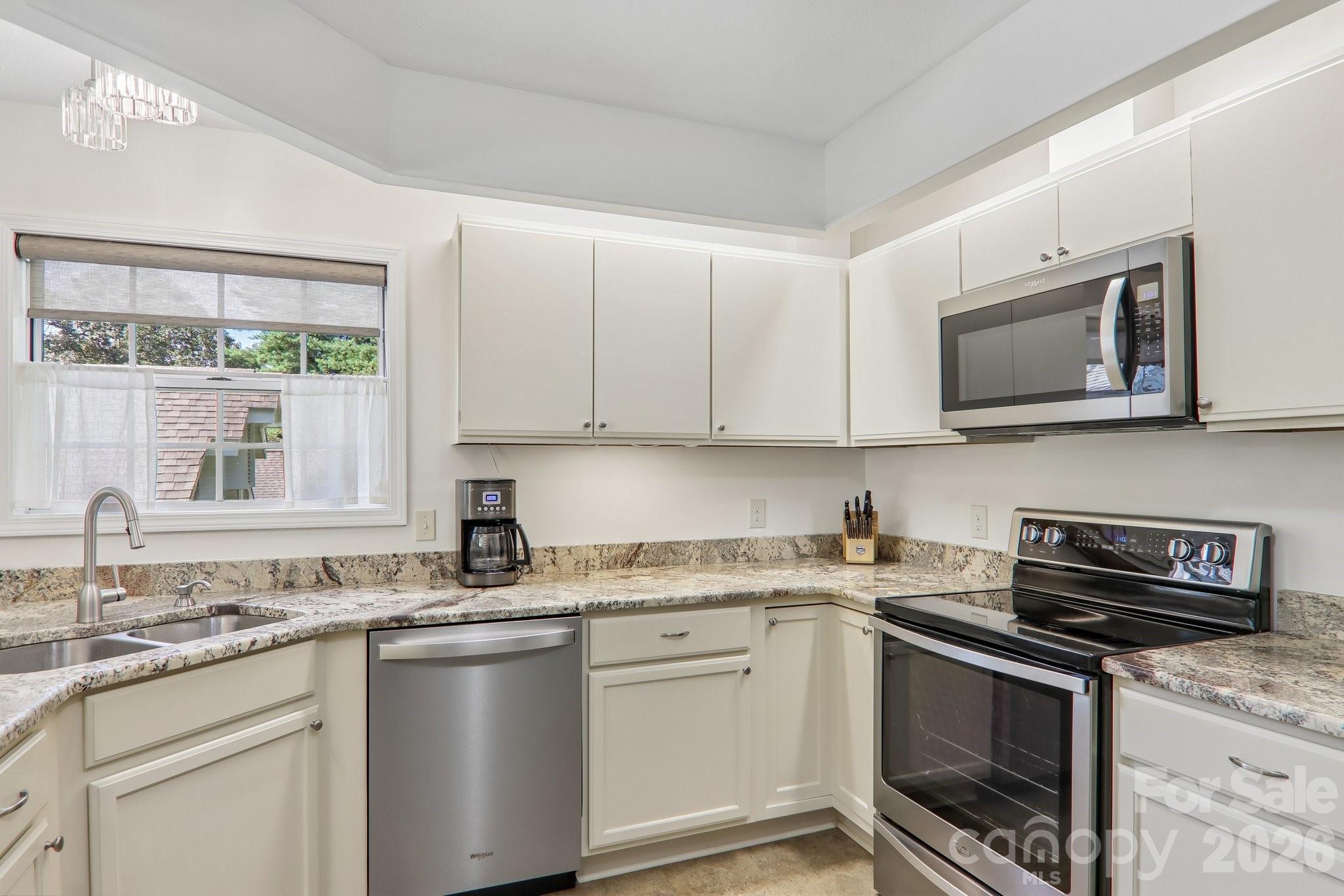 651 E Park Place Property Photo 14