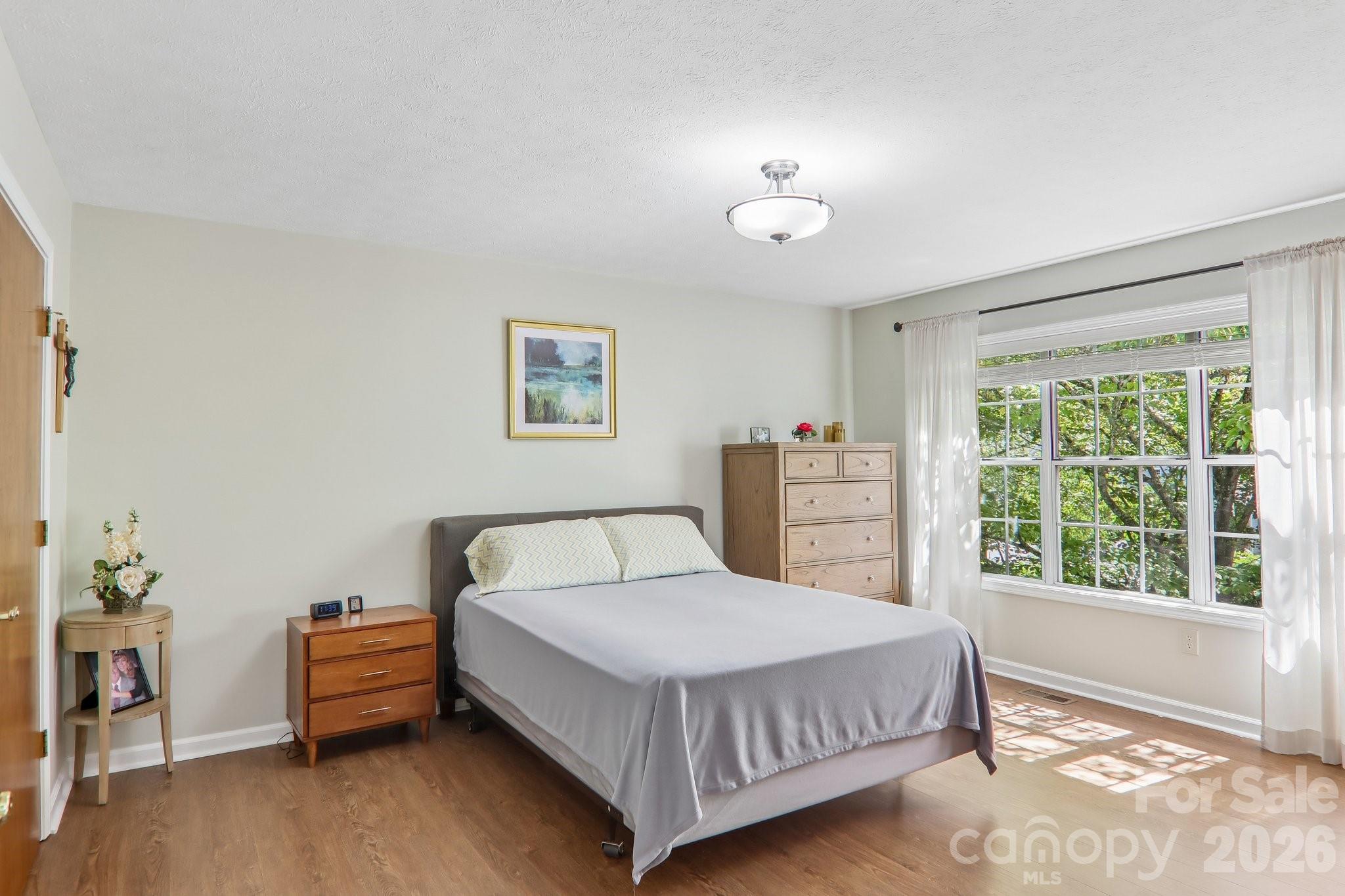 651 E Park Place Property Photo 16