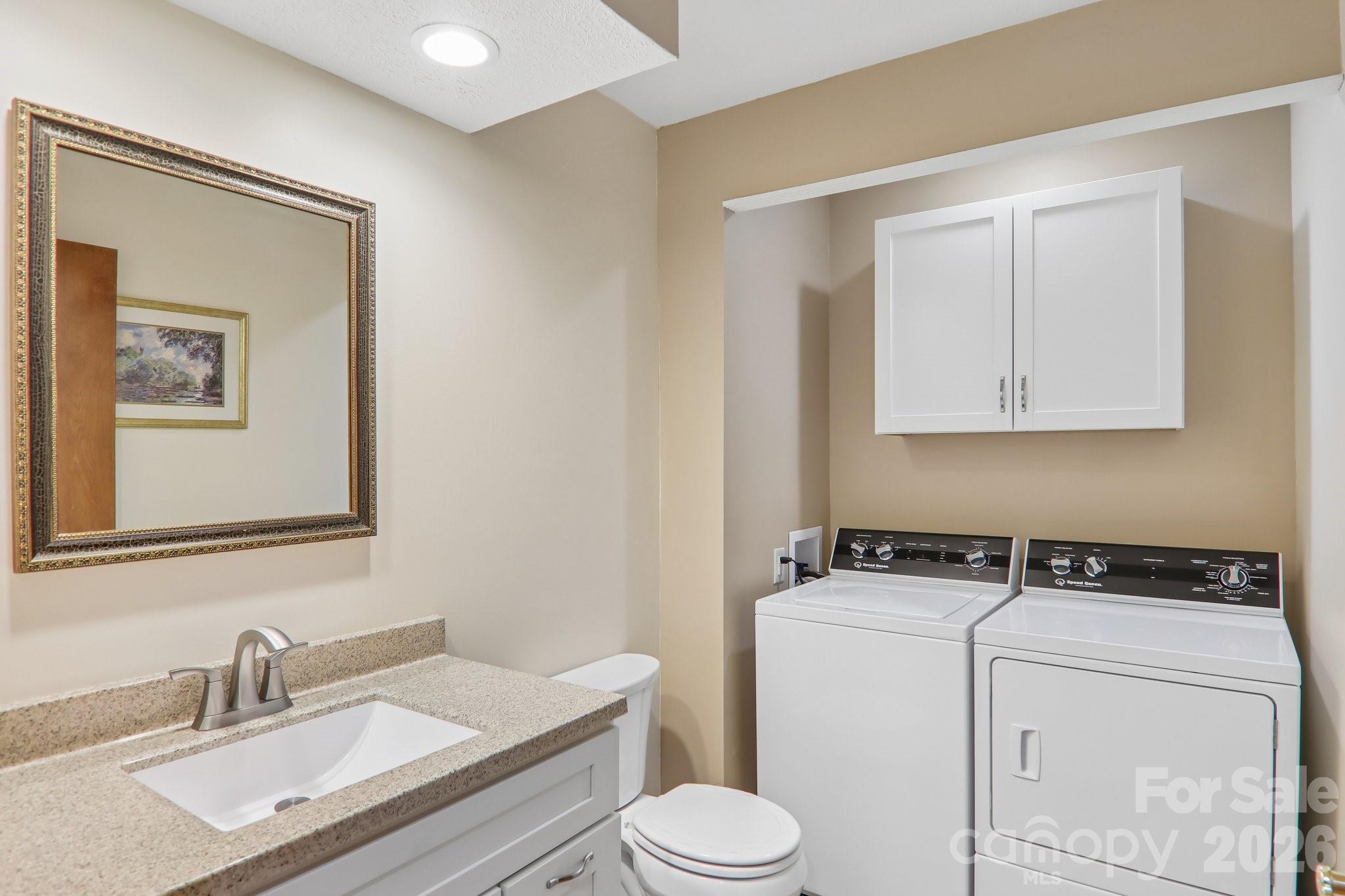 651 E Park Place Property Photo 23