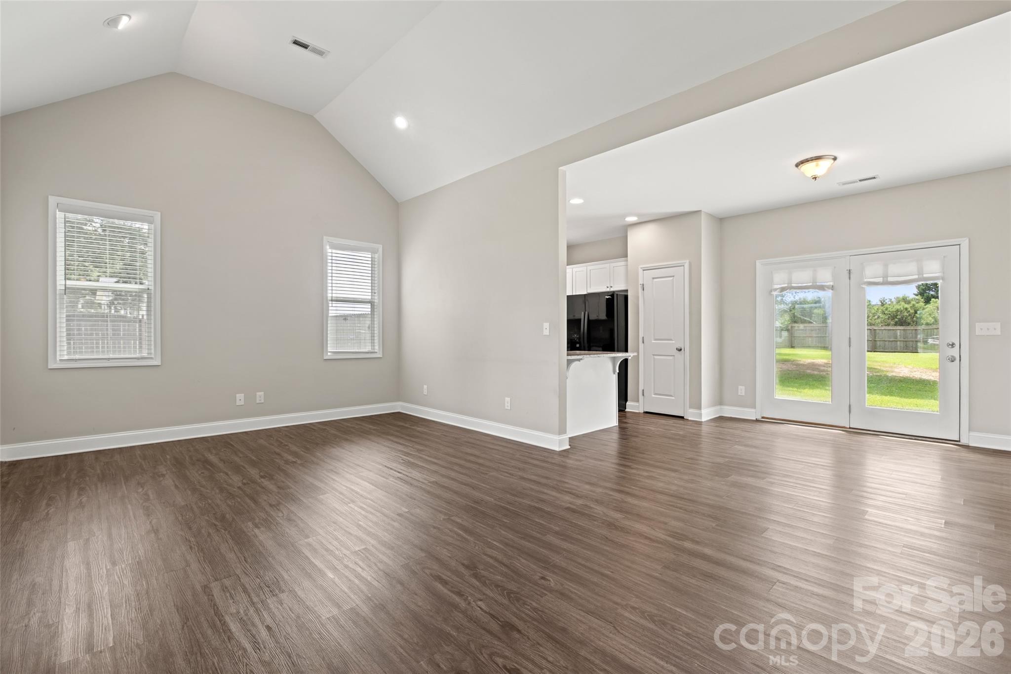5013 Willow Run Drive Property Photo 6