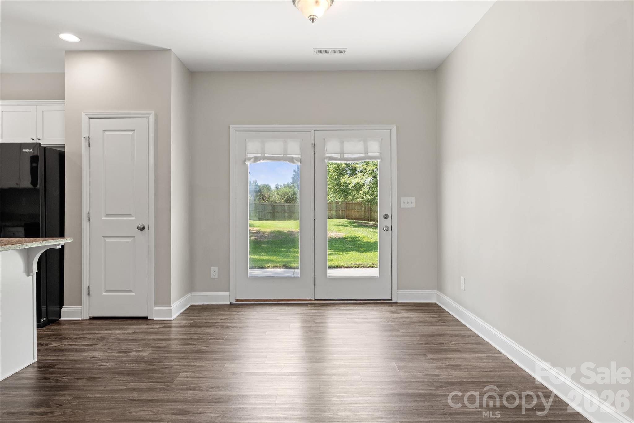 5013 Willow Run Drive Property Photo 7