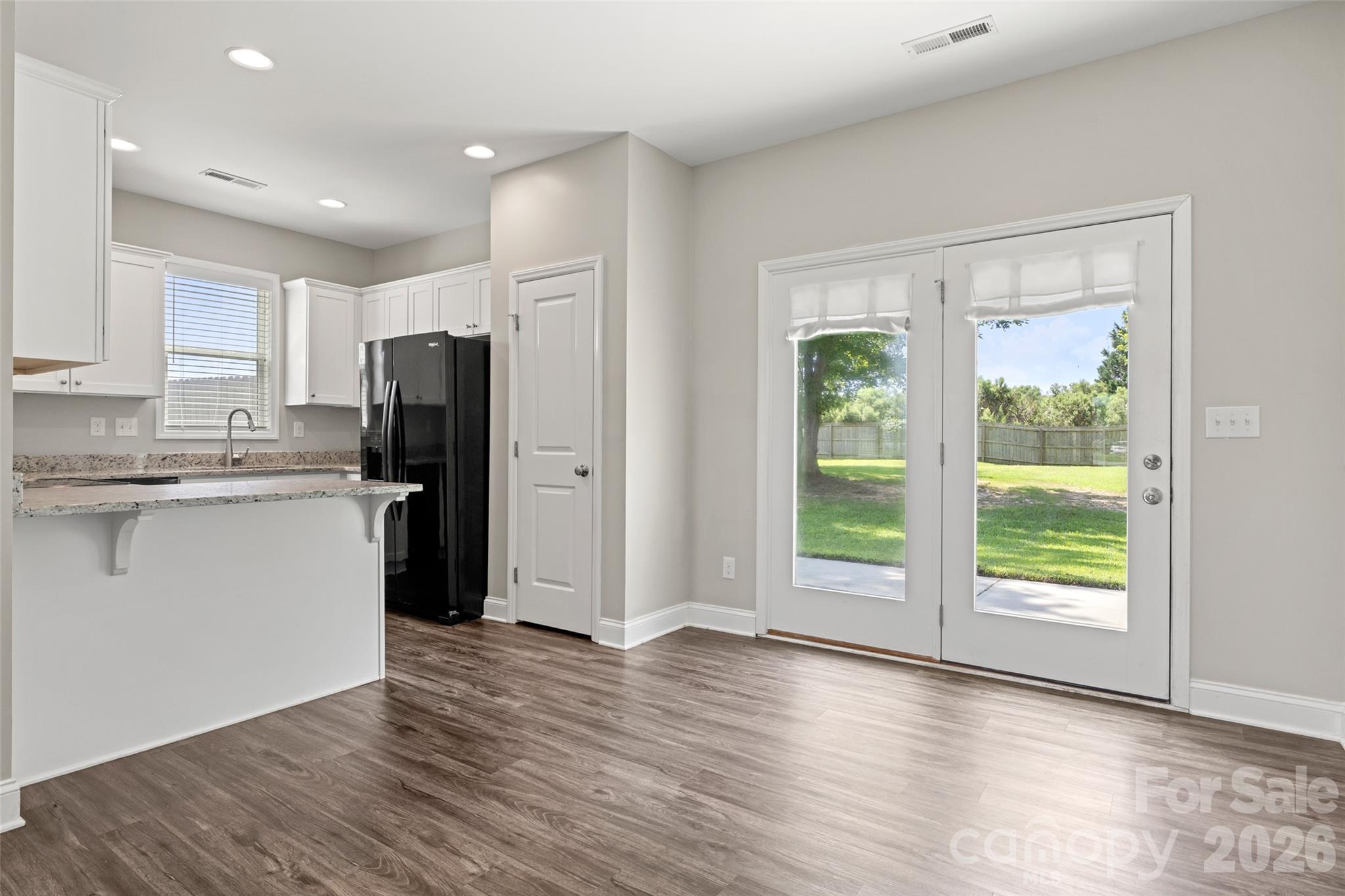 5013 Willow Run Drive Property Photo 8