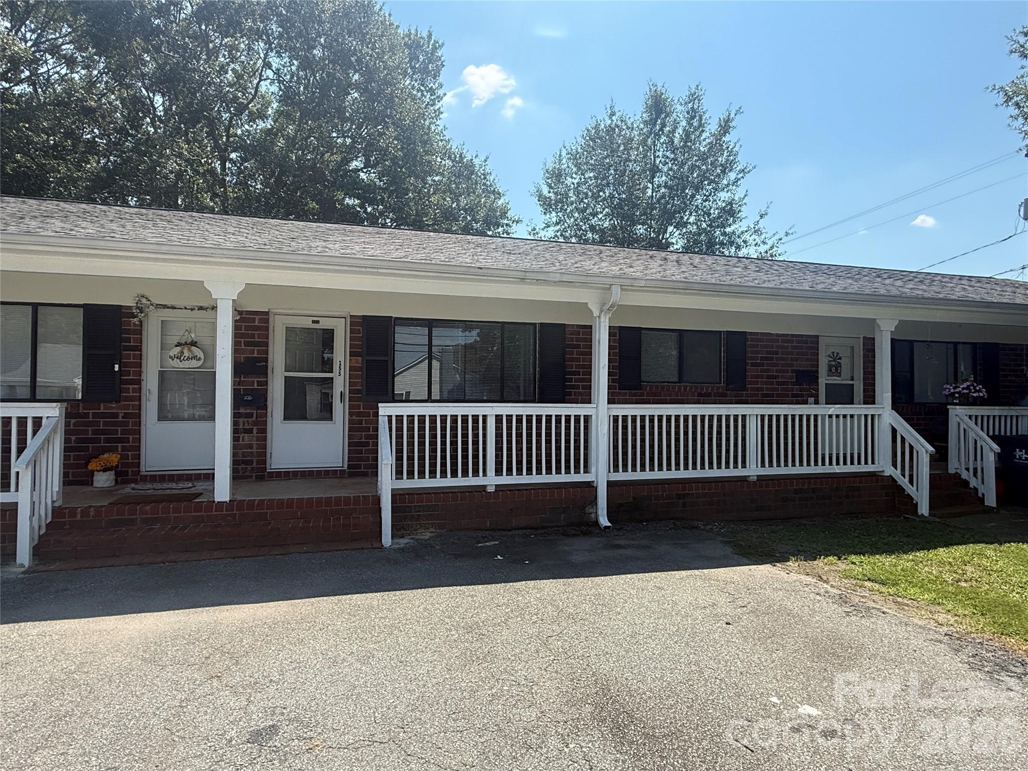 155 W College Street Property Photo 1