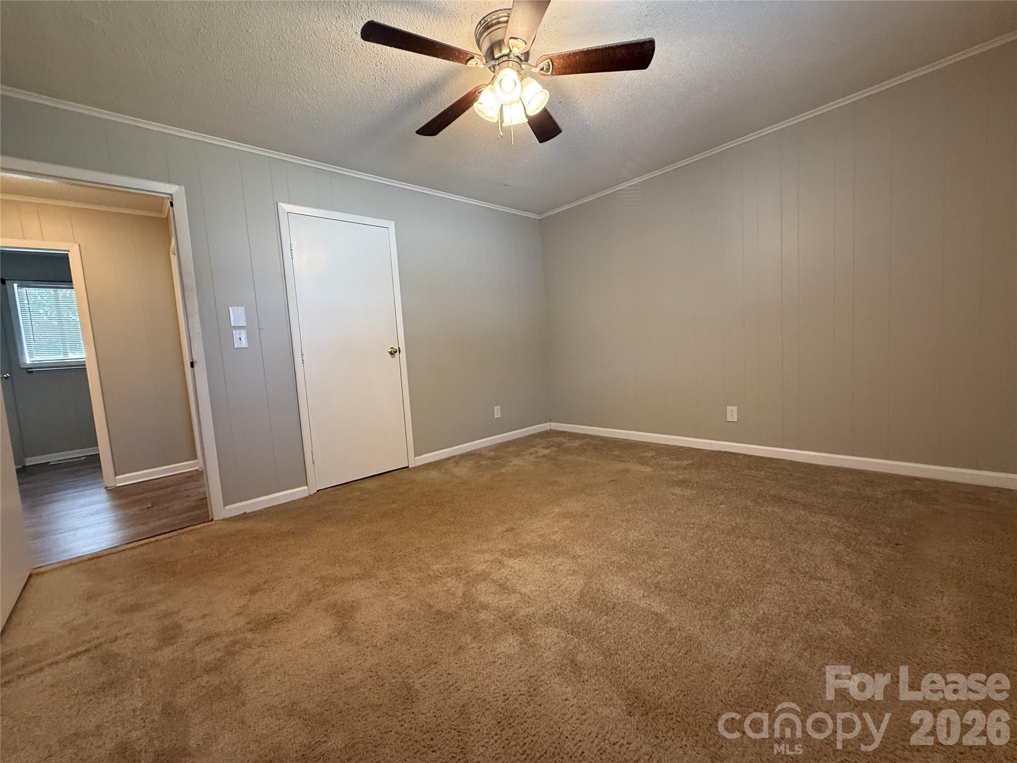 155 W College Street Property Photo 19