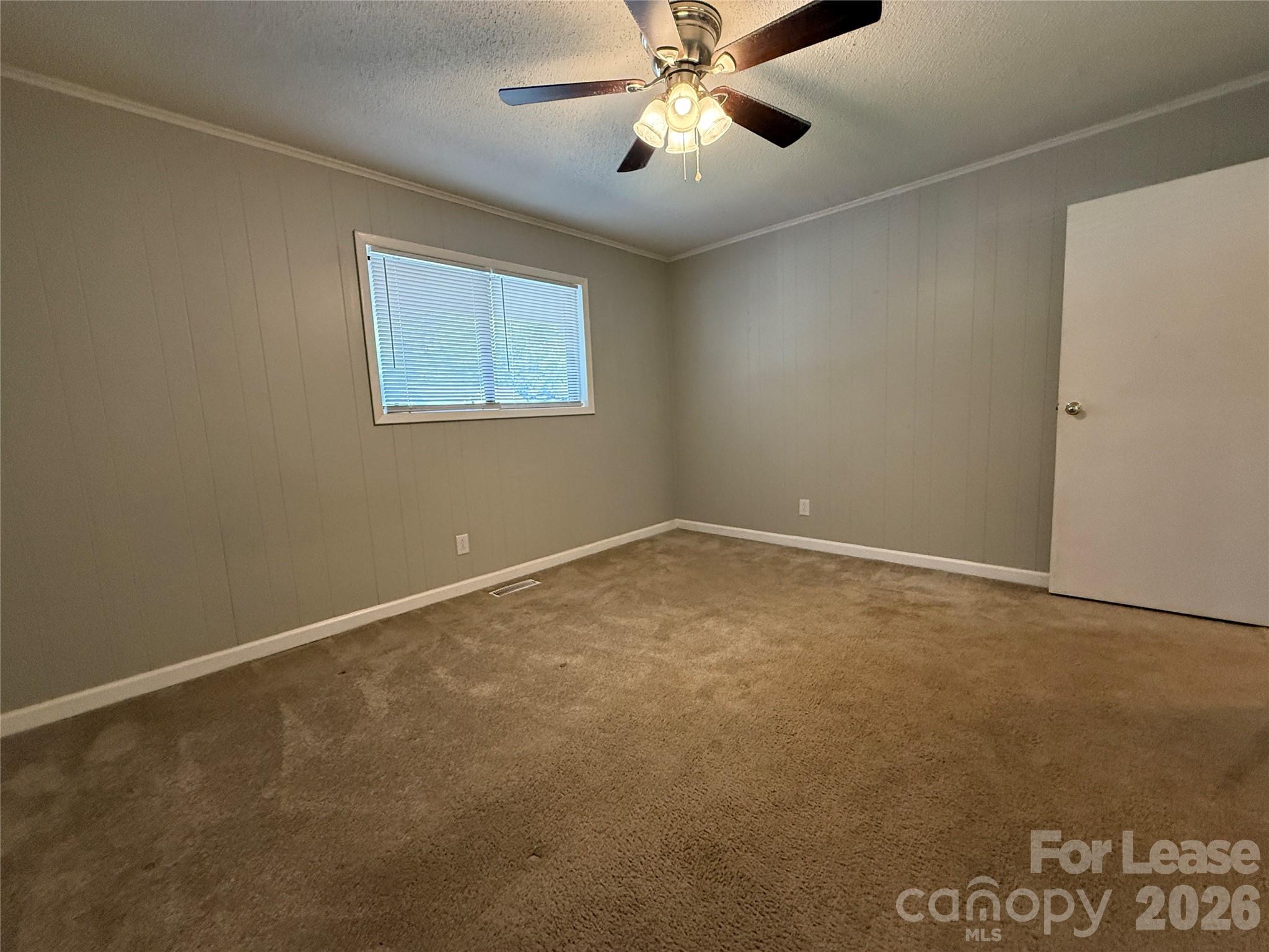 155 W College Street Property Photo 21