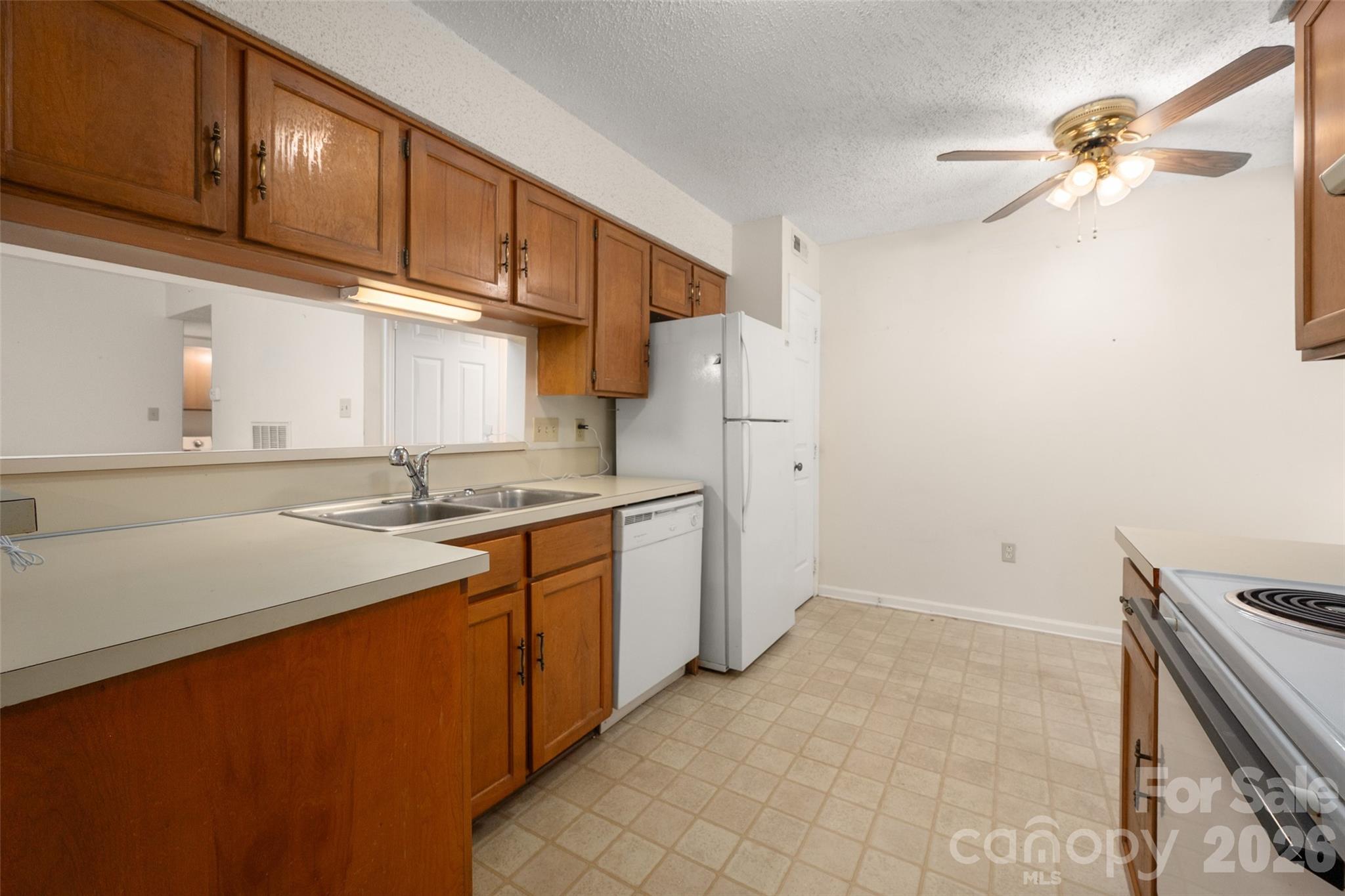 7203 Winery Lane Property Photo 12