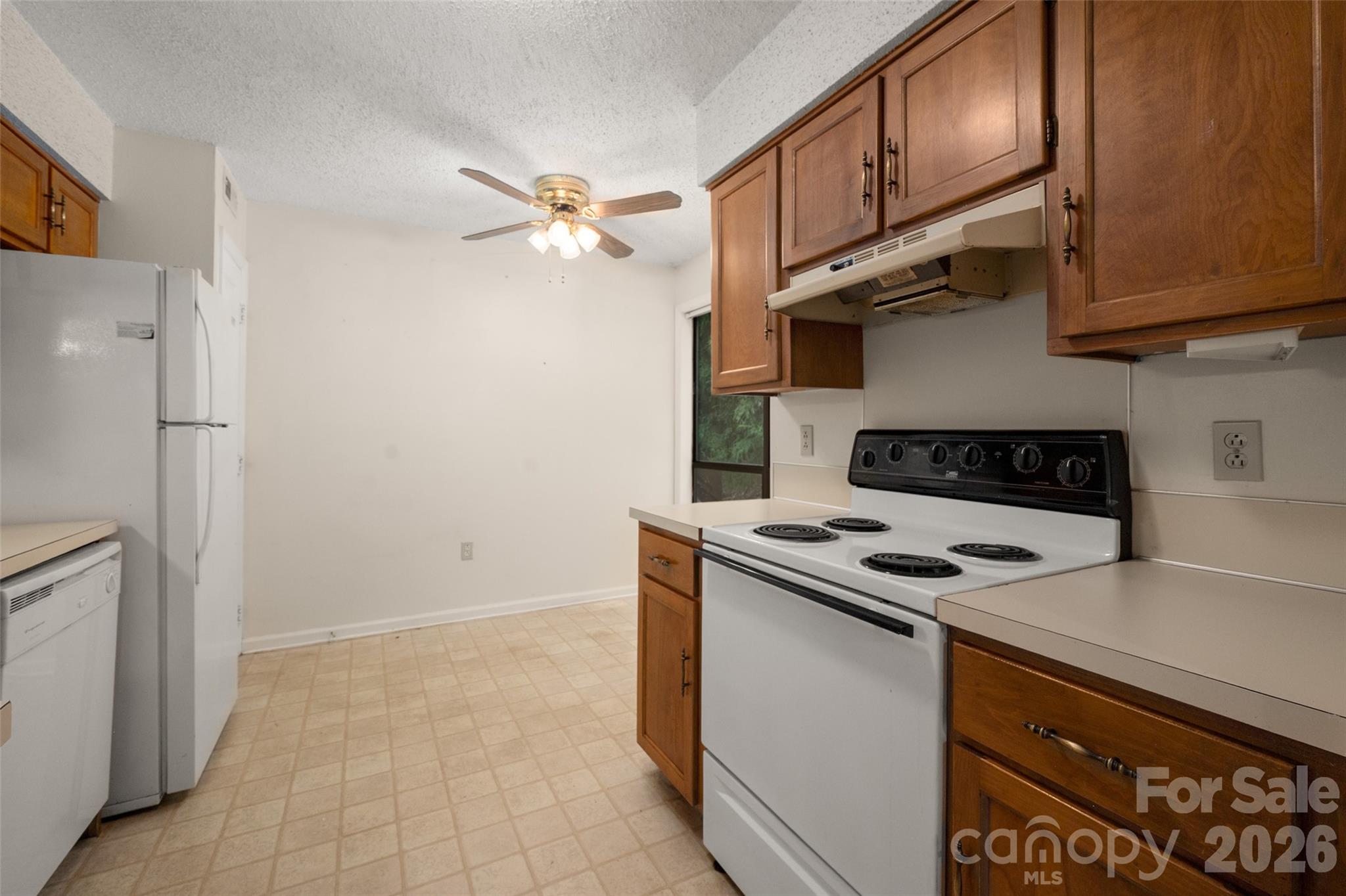 7203 Winery Lane Property Photo 13