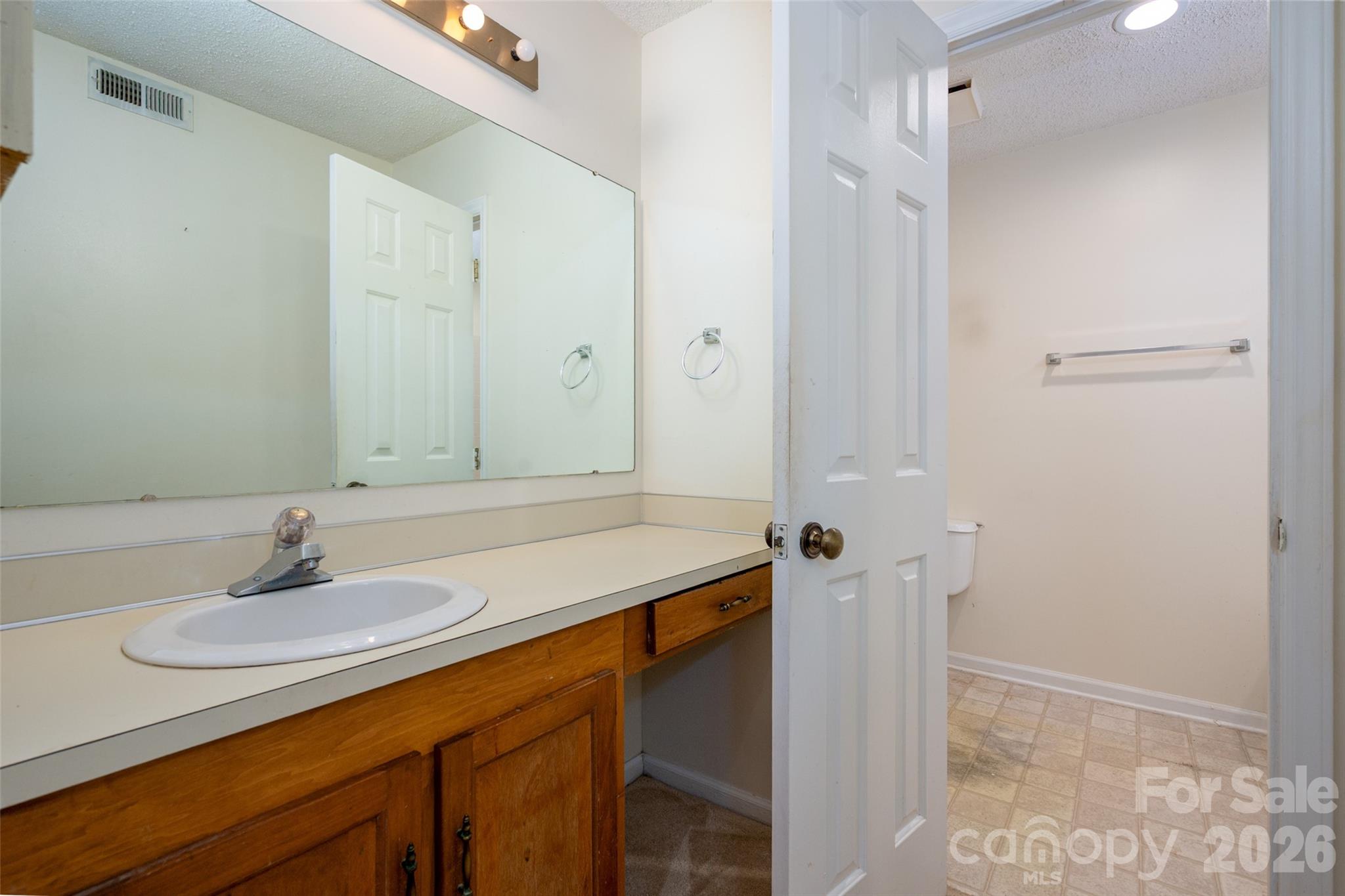 7203 Winery Lane Property Photo 23