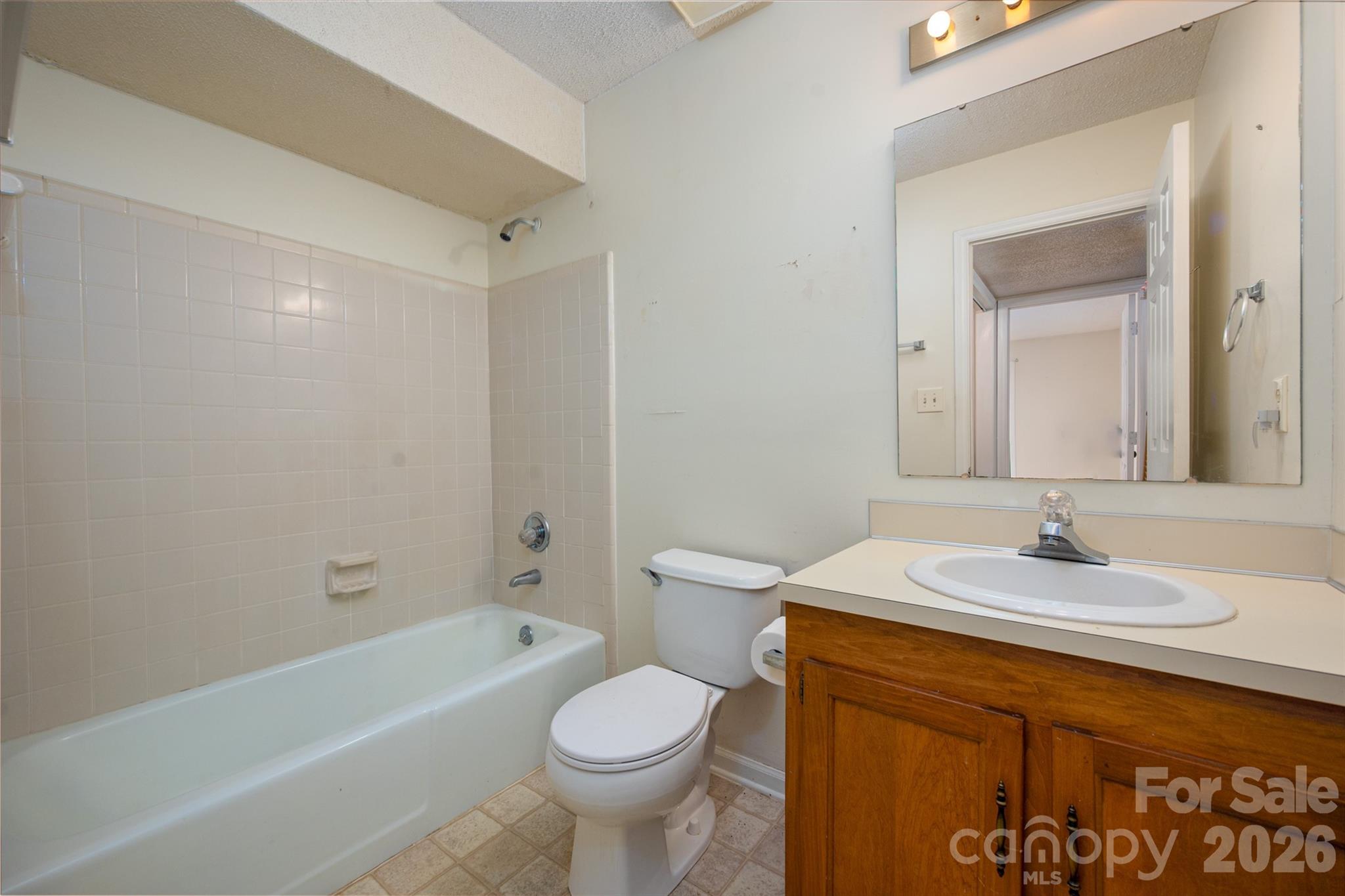 7203 Winery Lane Property Photo 29