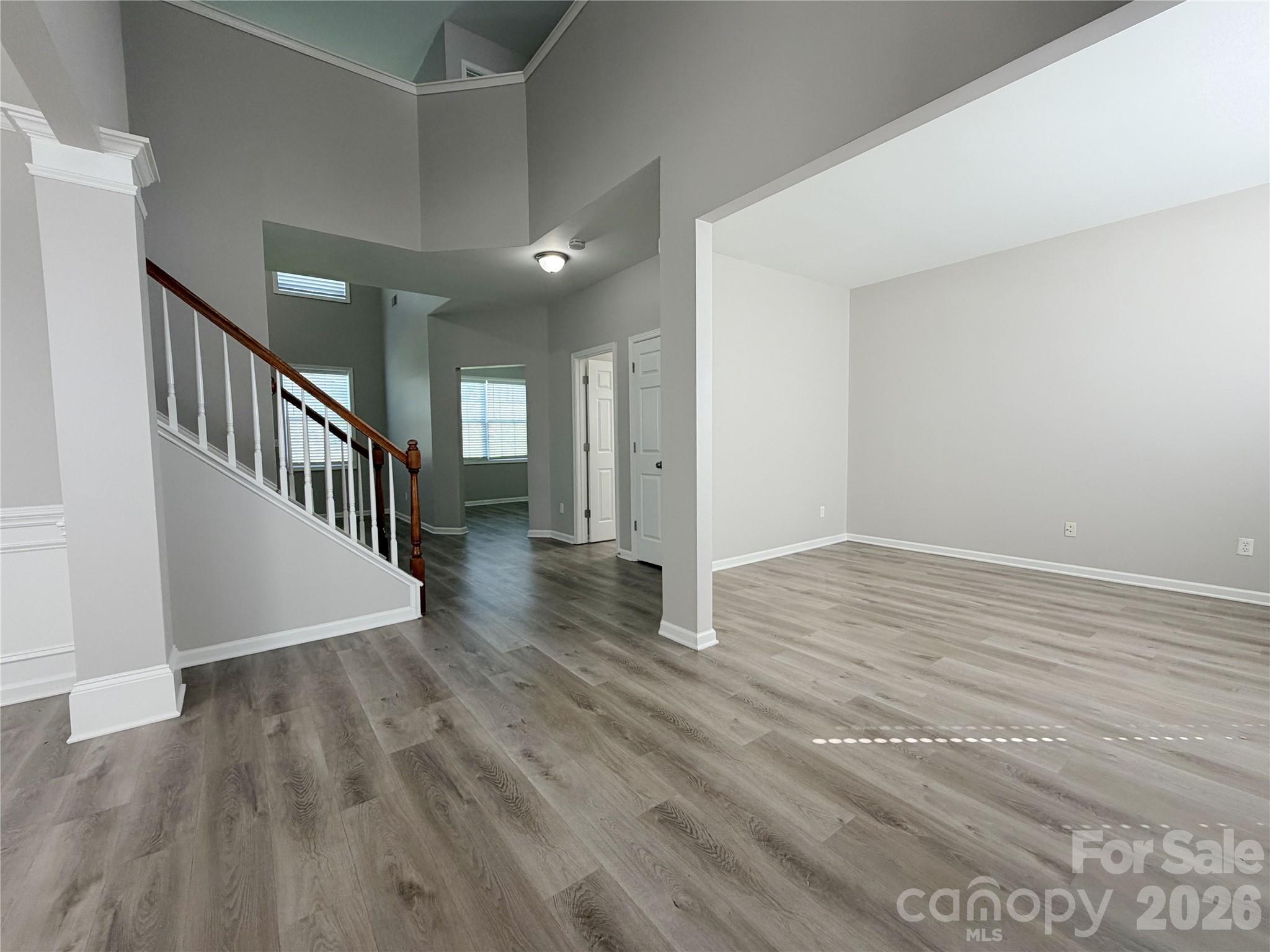 9927 Jeanette Circle Property Photo 2