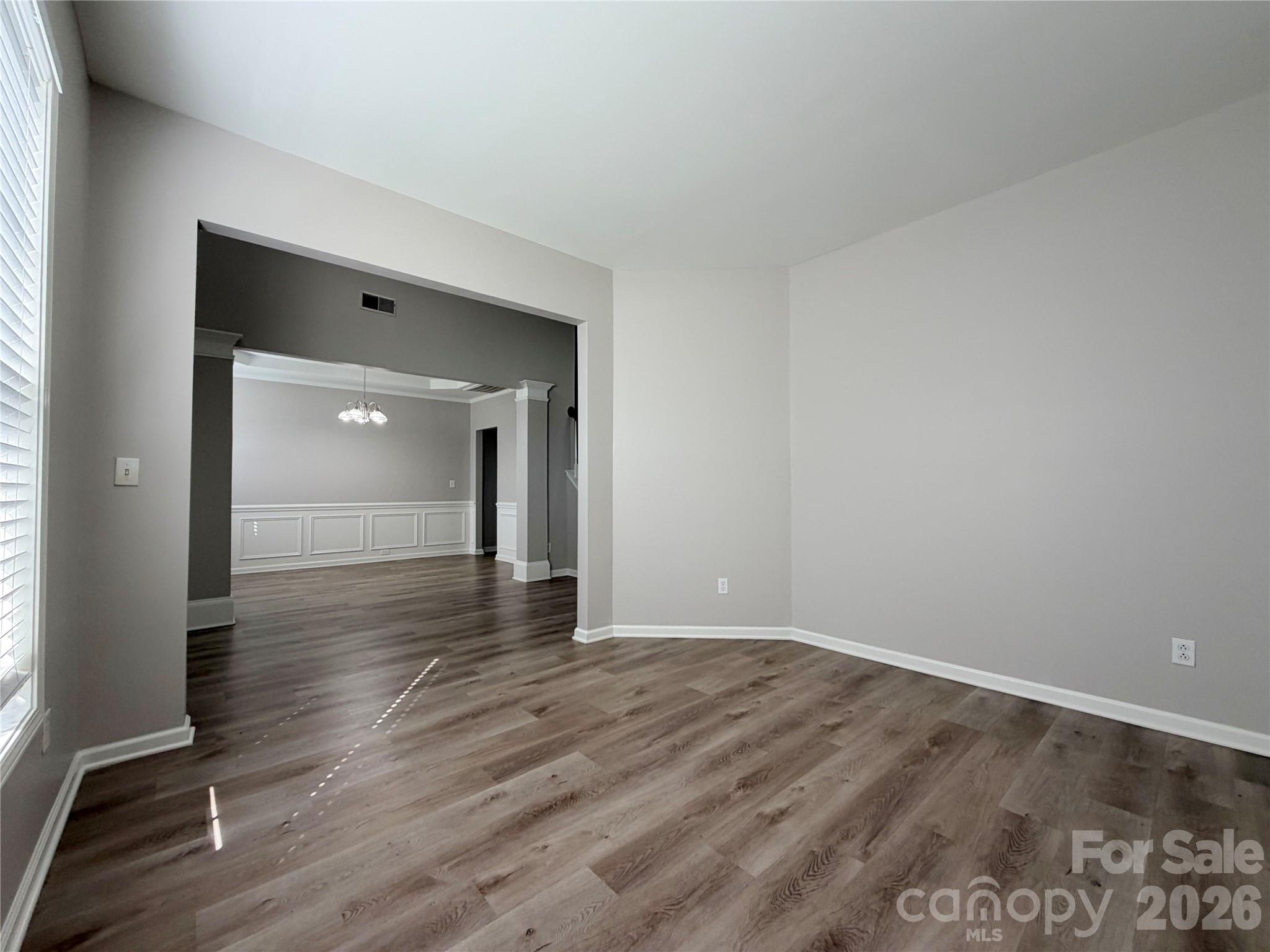 9927 Jeanette Circle Property Photo 5