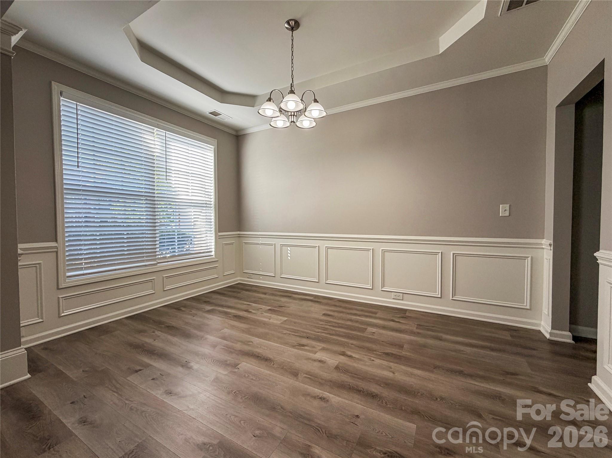 9927 Jeanette Circle Property Photo 7