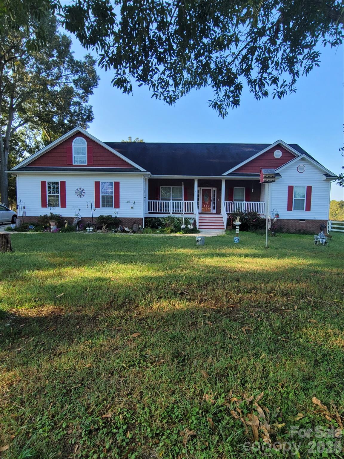 744 Kiser Road Property Photo 1