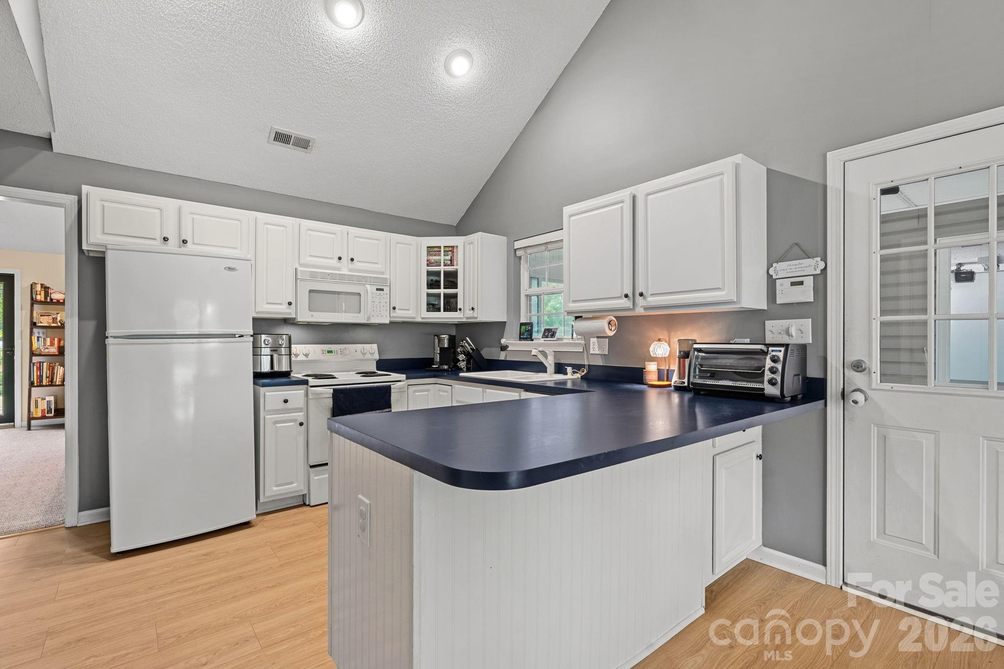 1320 Watts Drive Property Photo 4