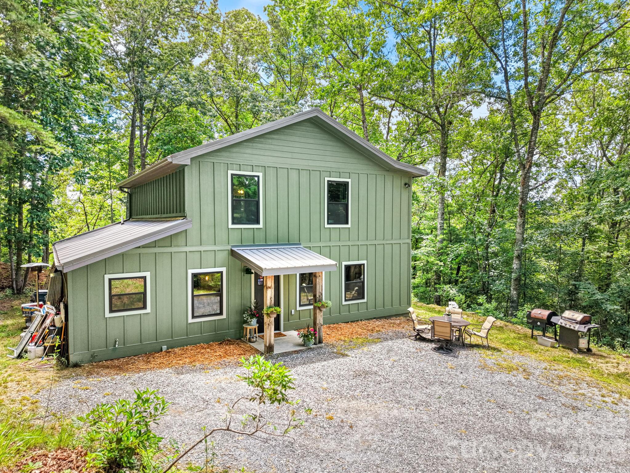 431 Judds Trail Property Photo 2