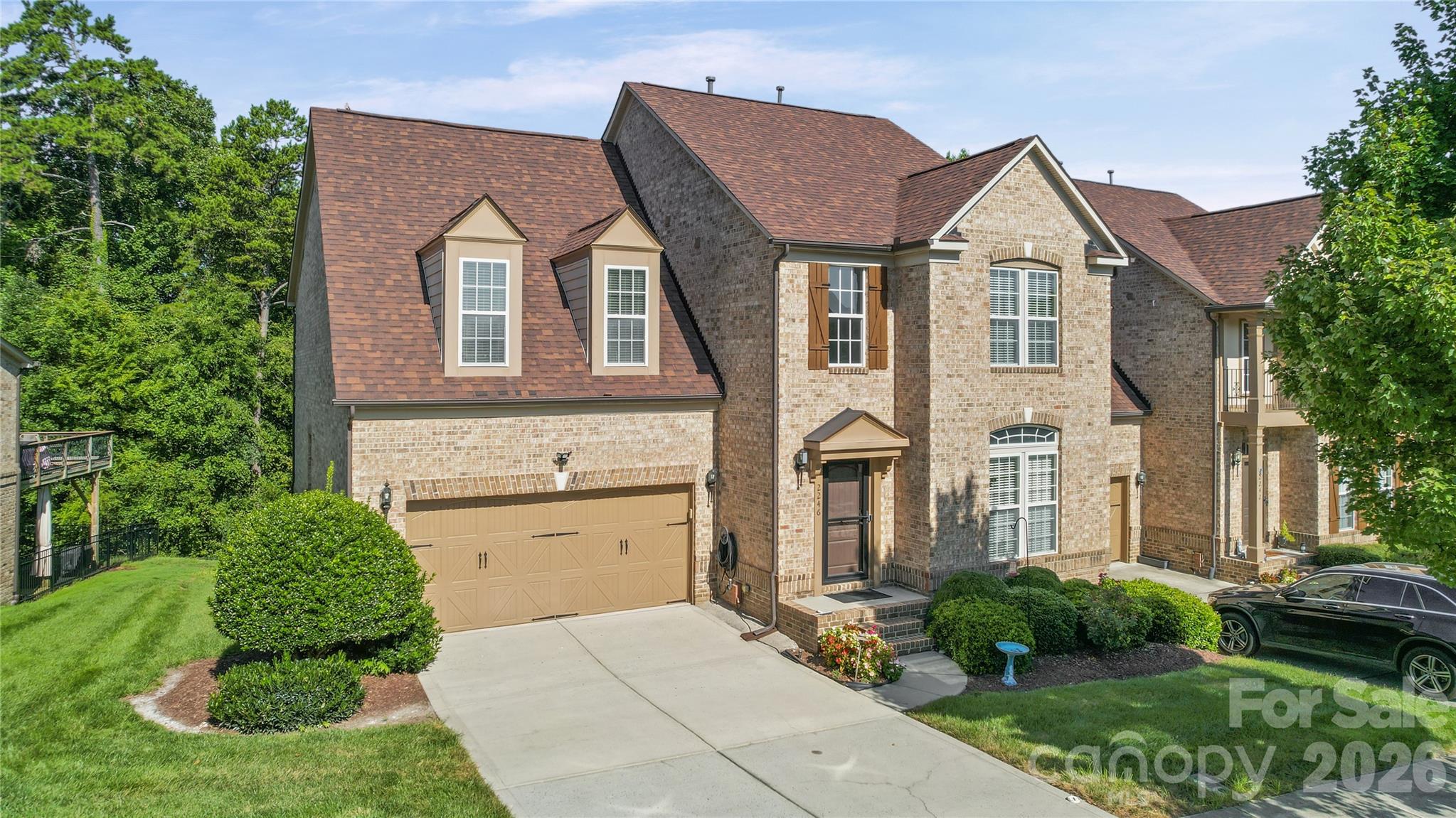 2246 Donnington Lane Property Photo 2