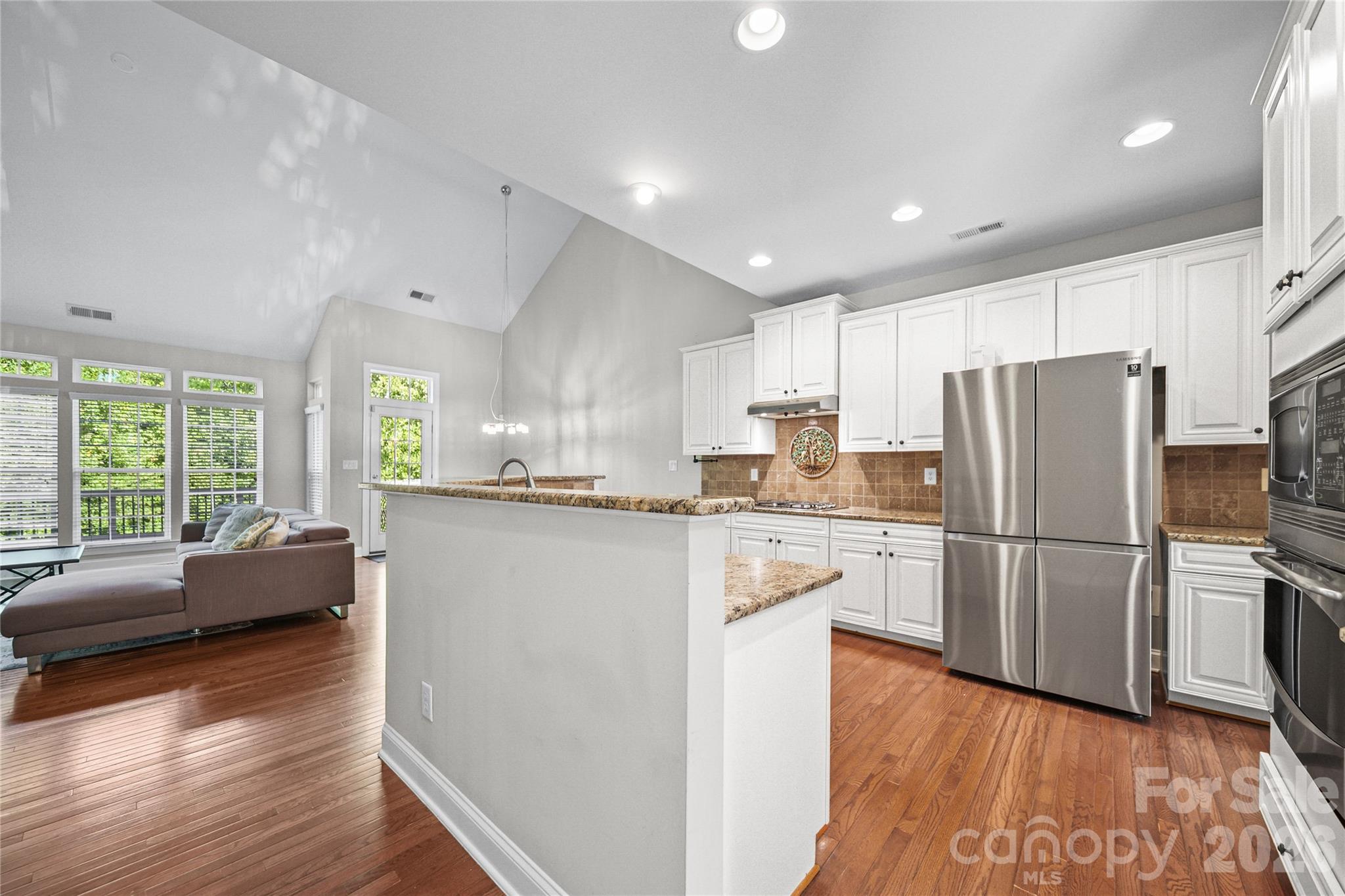 2246 Donnington Lane Property Photo 11