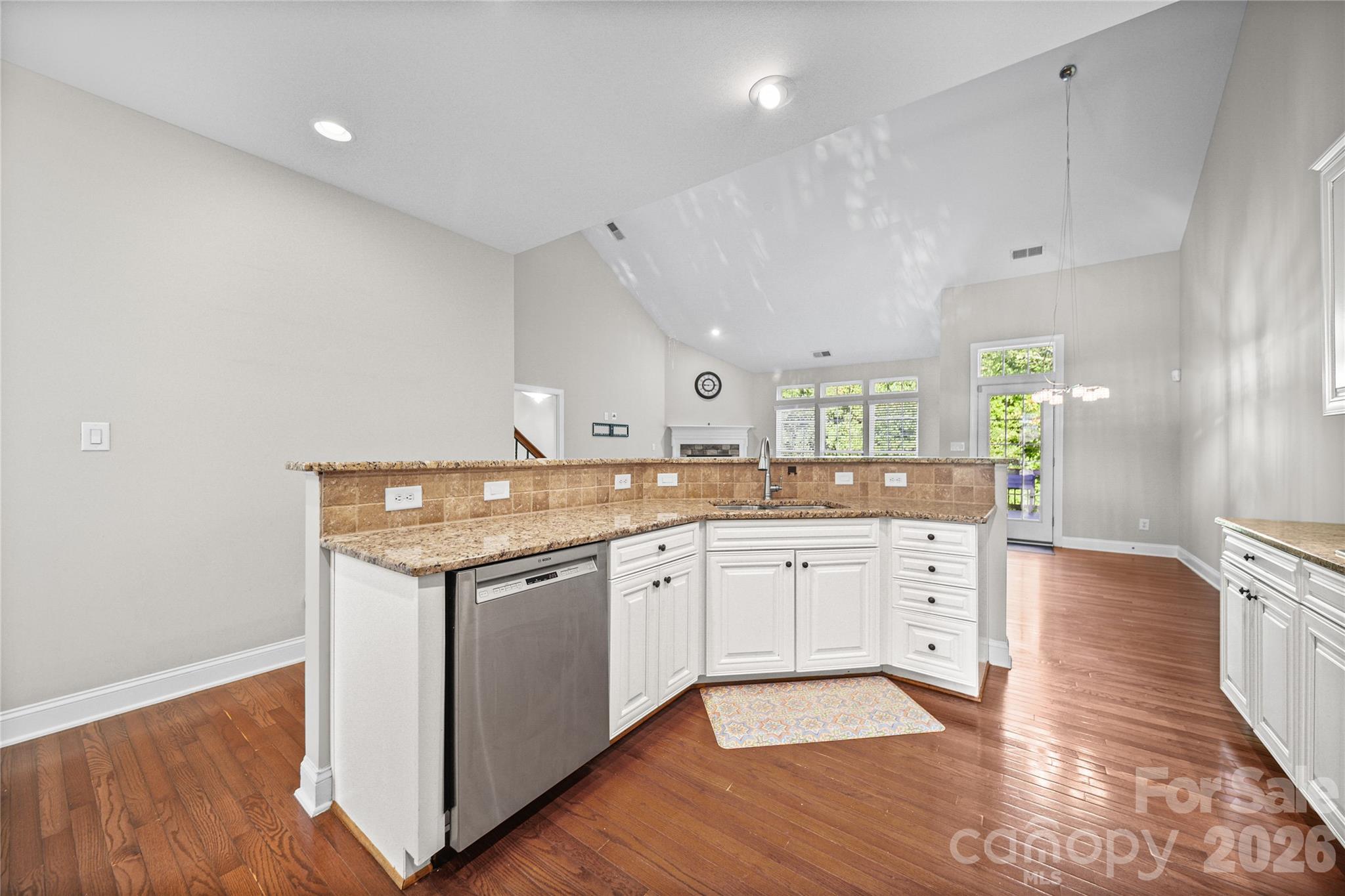 2246 Donnington Lane Property Photo 12