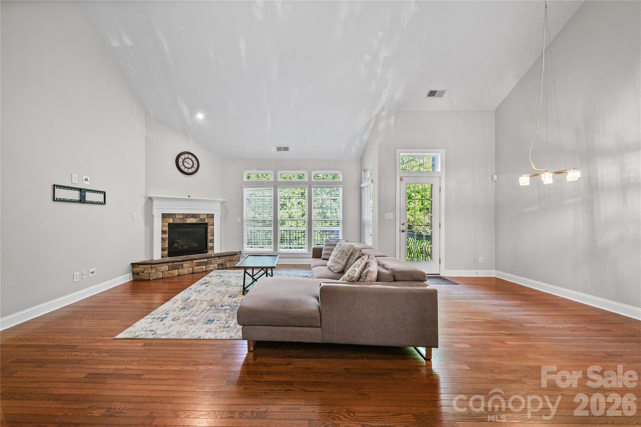 2246 Donnington Lane Property Photo 17