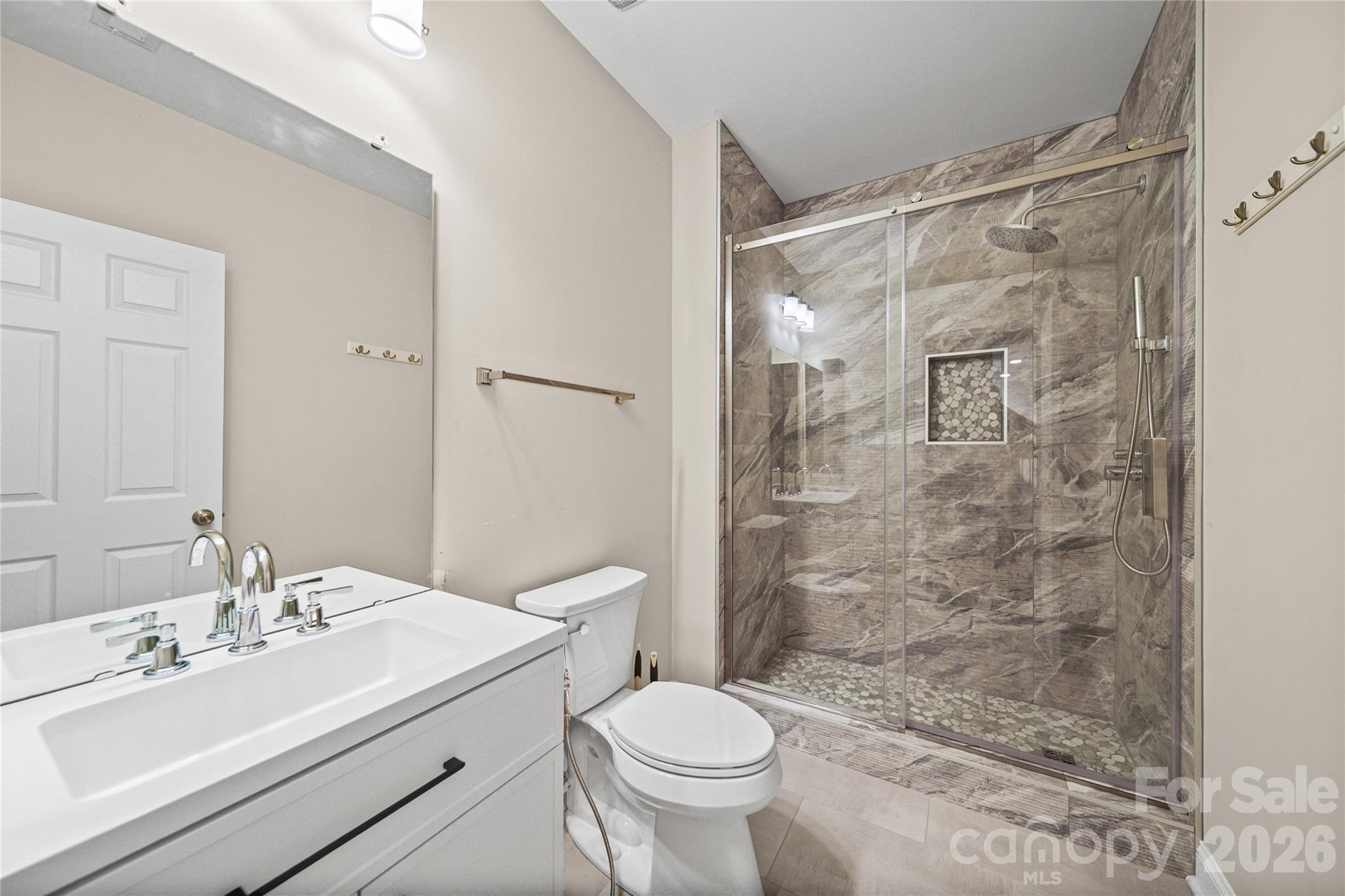 2246 Donnington Lane Property Photo 32