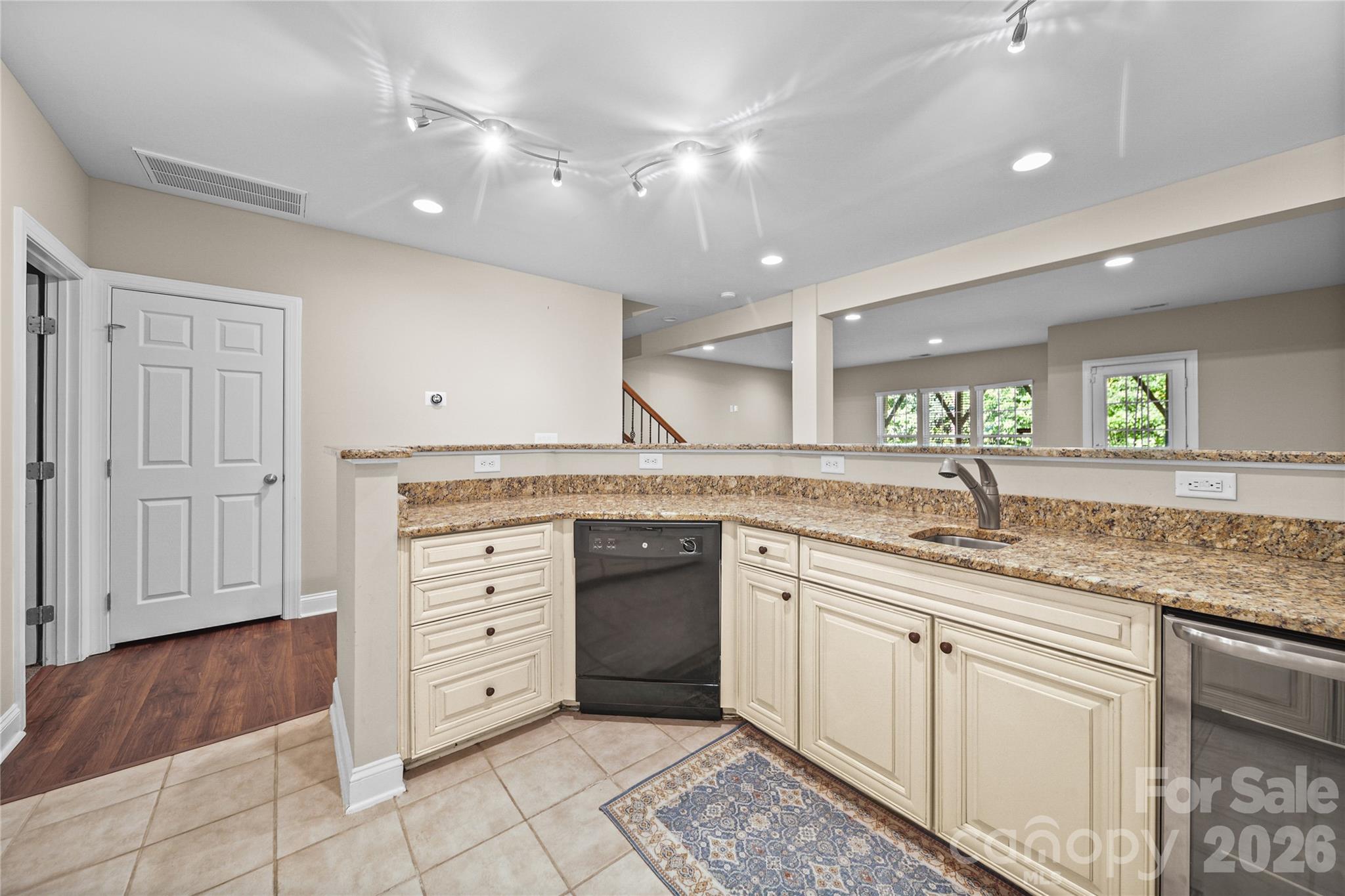 2246 Donnington Lane Property Photo 34