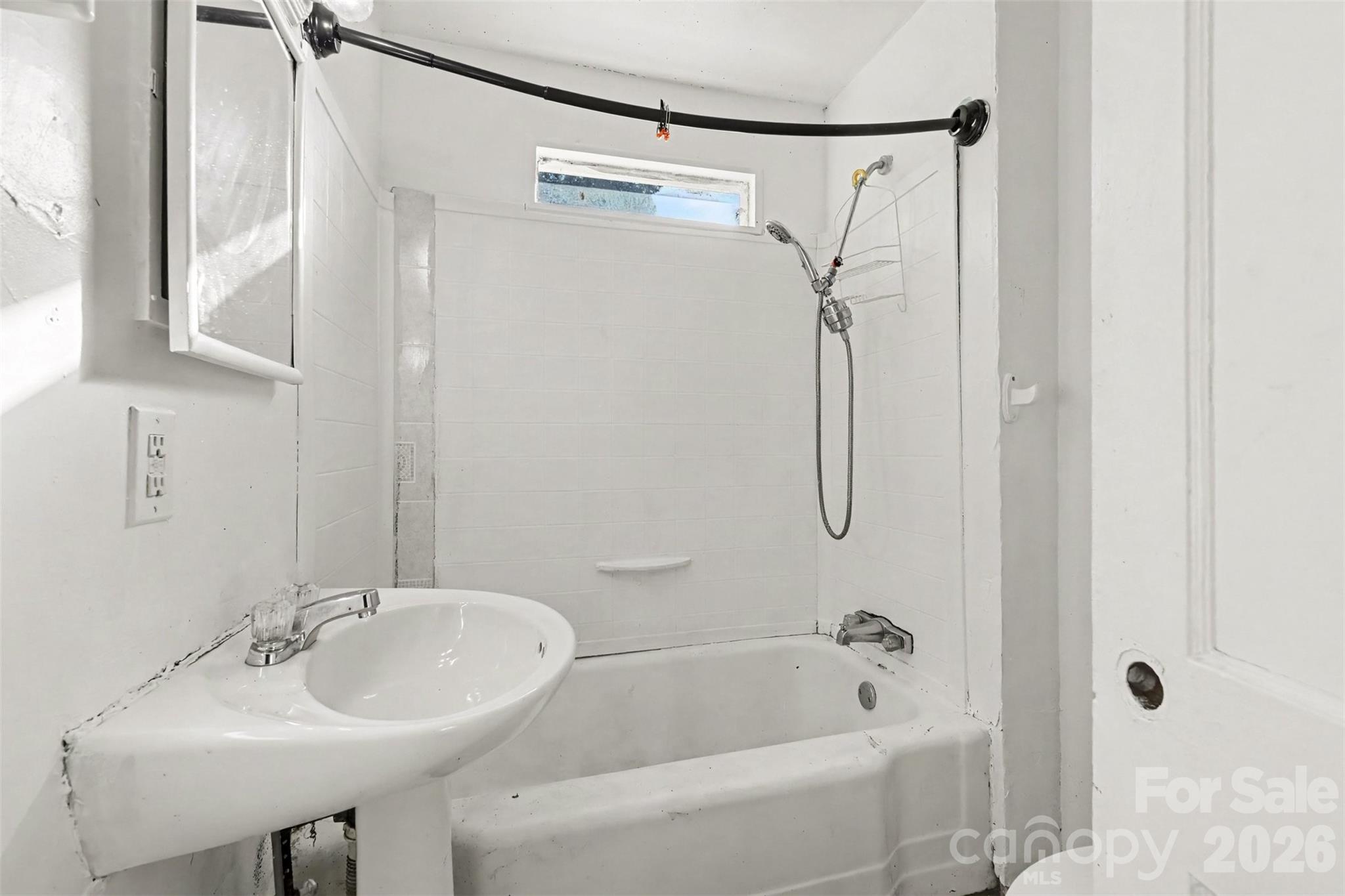 2131 Ferris Street 42-44 Property Photo 6