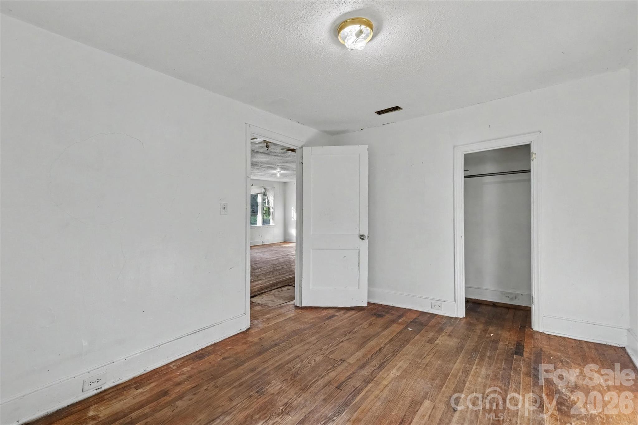 2131 Ferris Street 42-44 Property Photo 8