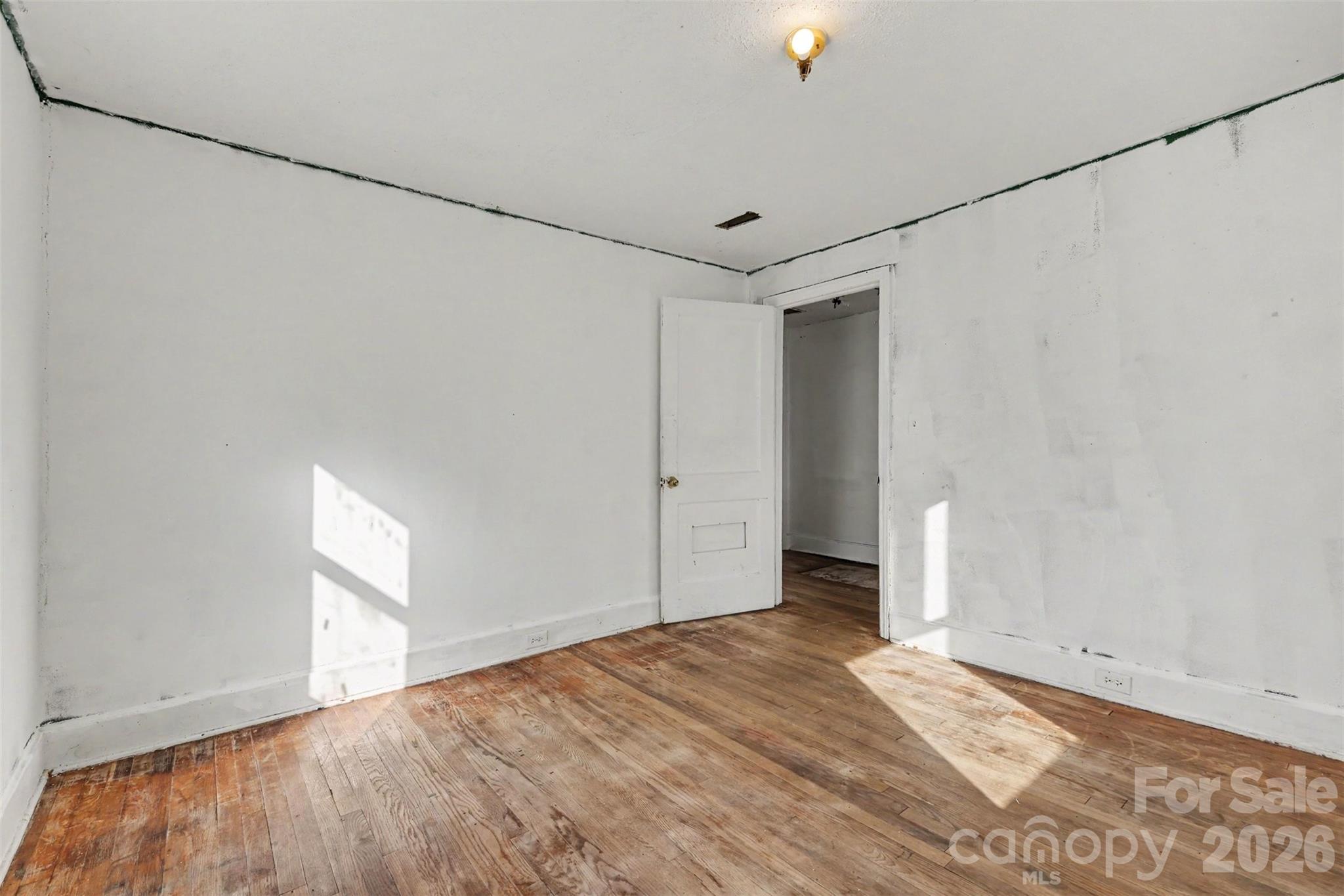 2131 Ferris Street 42-44 Property Photo 20