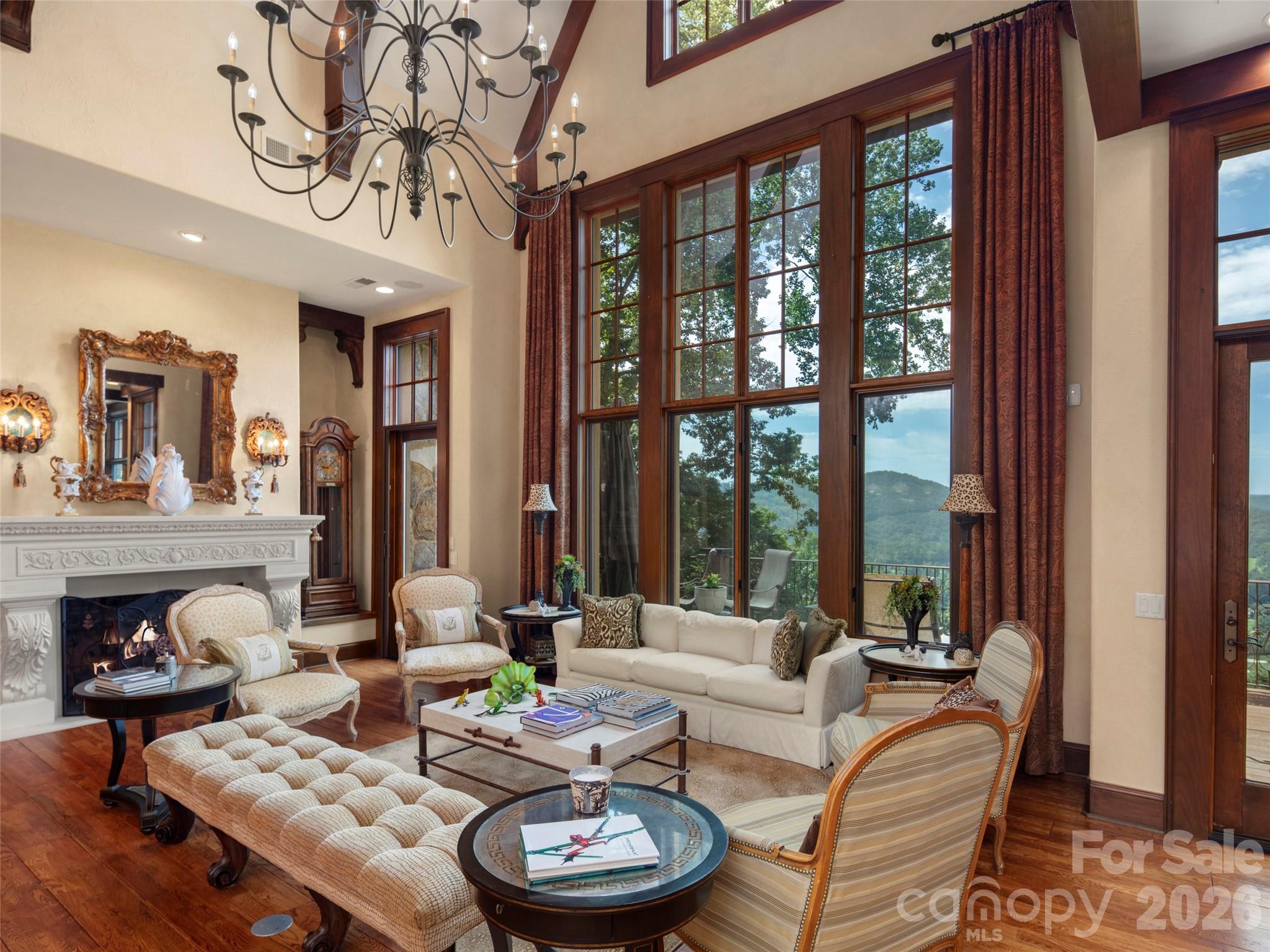 994 Clovertop Lane Property Photo 8