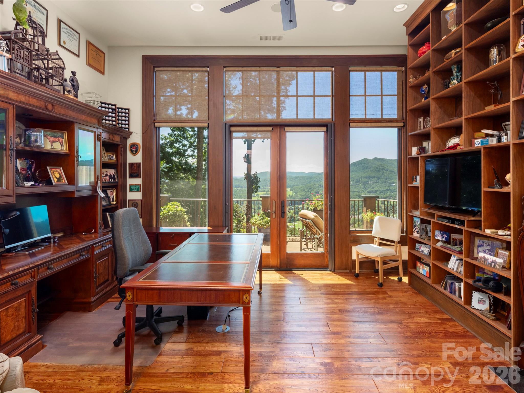 994 Clovertop Lane Property Photo 25