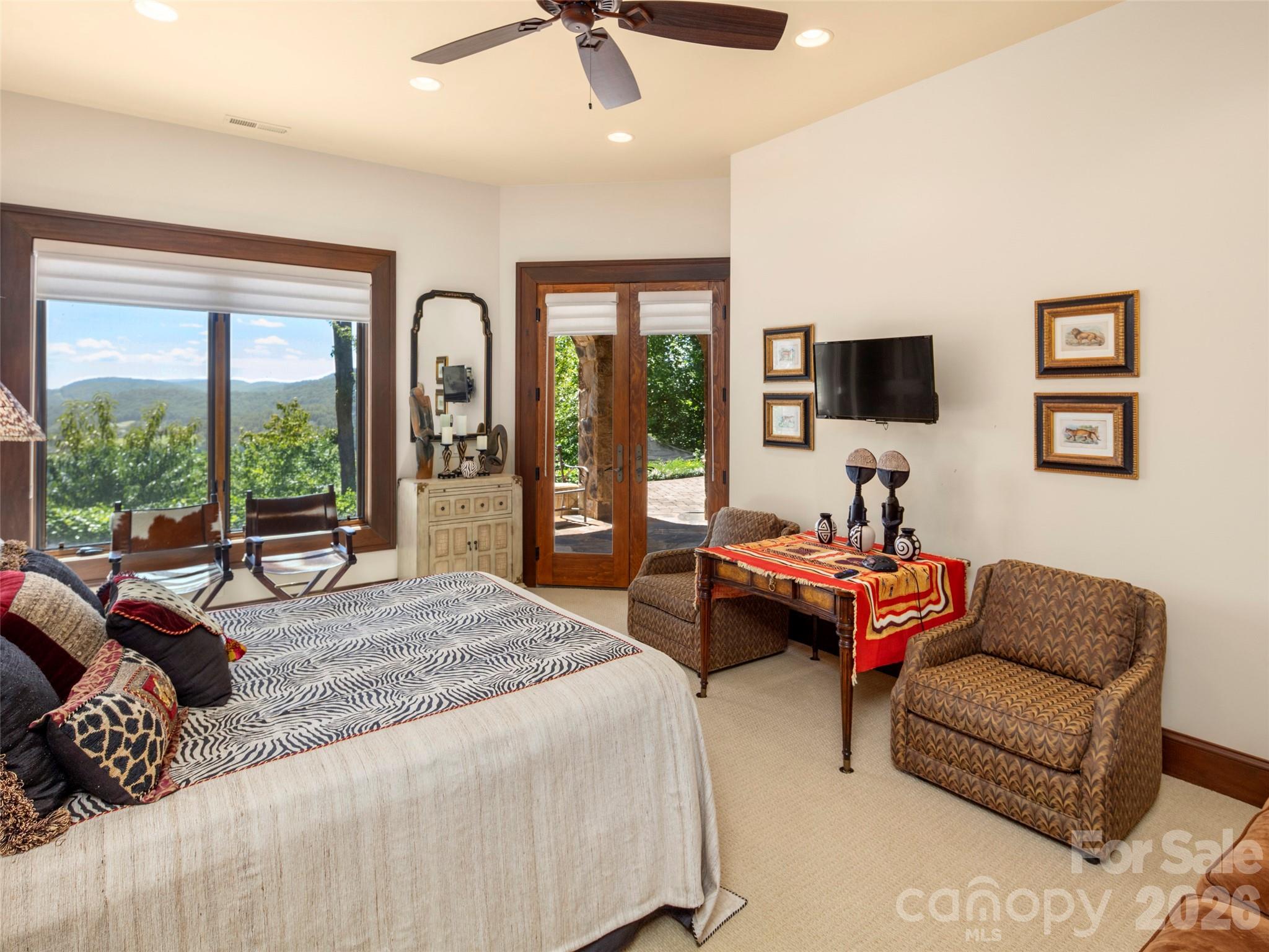 994 Clovertop Lane Property Photo 28